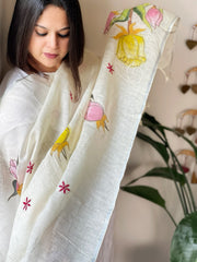 Cream Handpainted Dupatta with Kantha Stitch Handwork in Linen - Masakalee