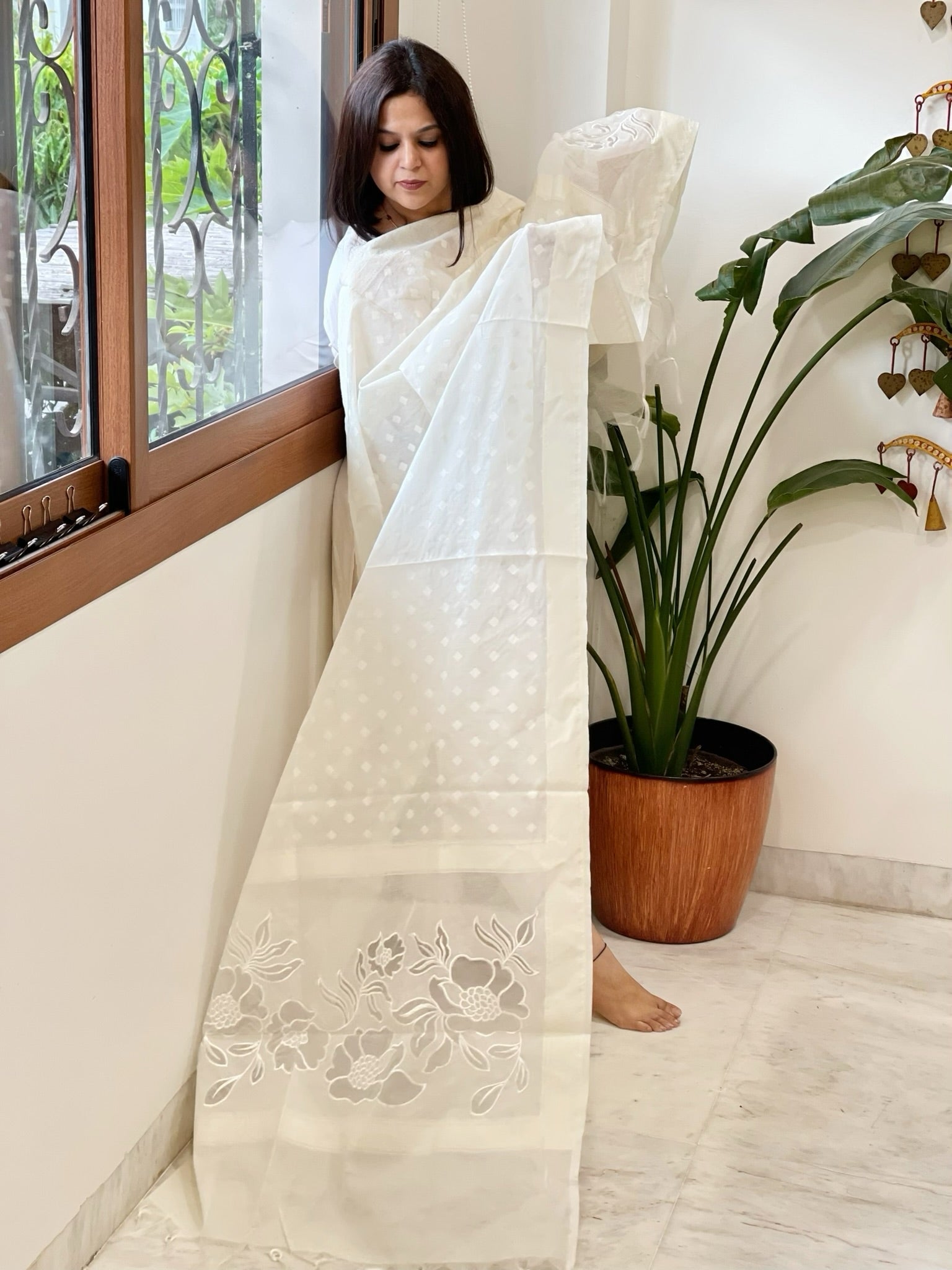 Cream Handwoven Chanderi Dupatta with Self Weaving and Cut Work Pallu - Masakalee