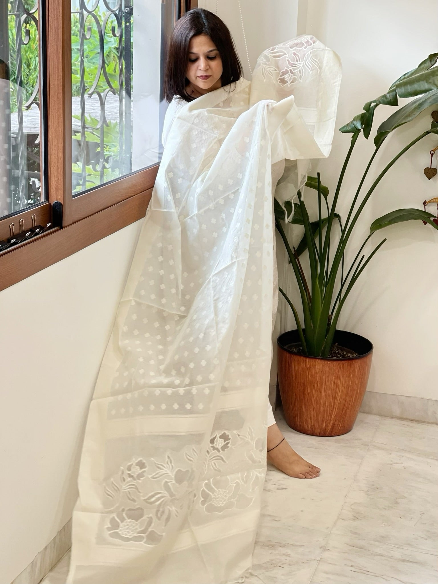 Cream Handwoven Chanderi Dupatta with Self Weaving and Cut Work Pallu - Masakalee