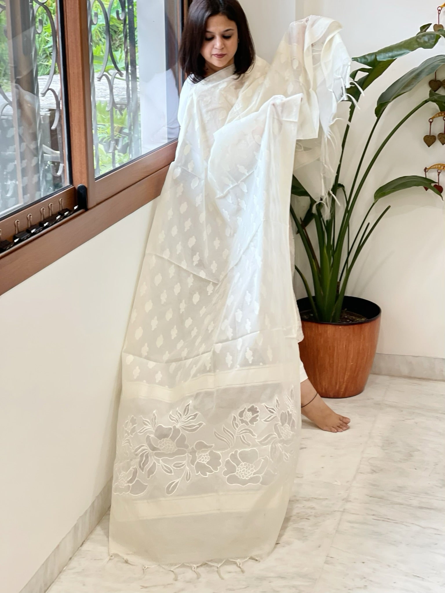 Cream Handwoven Chanderi Dupatta with Self Weaving and Cut Work Pallu - Masakalee