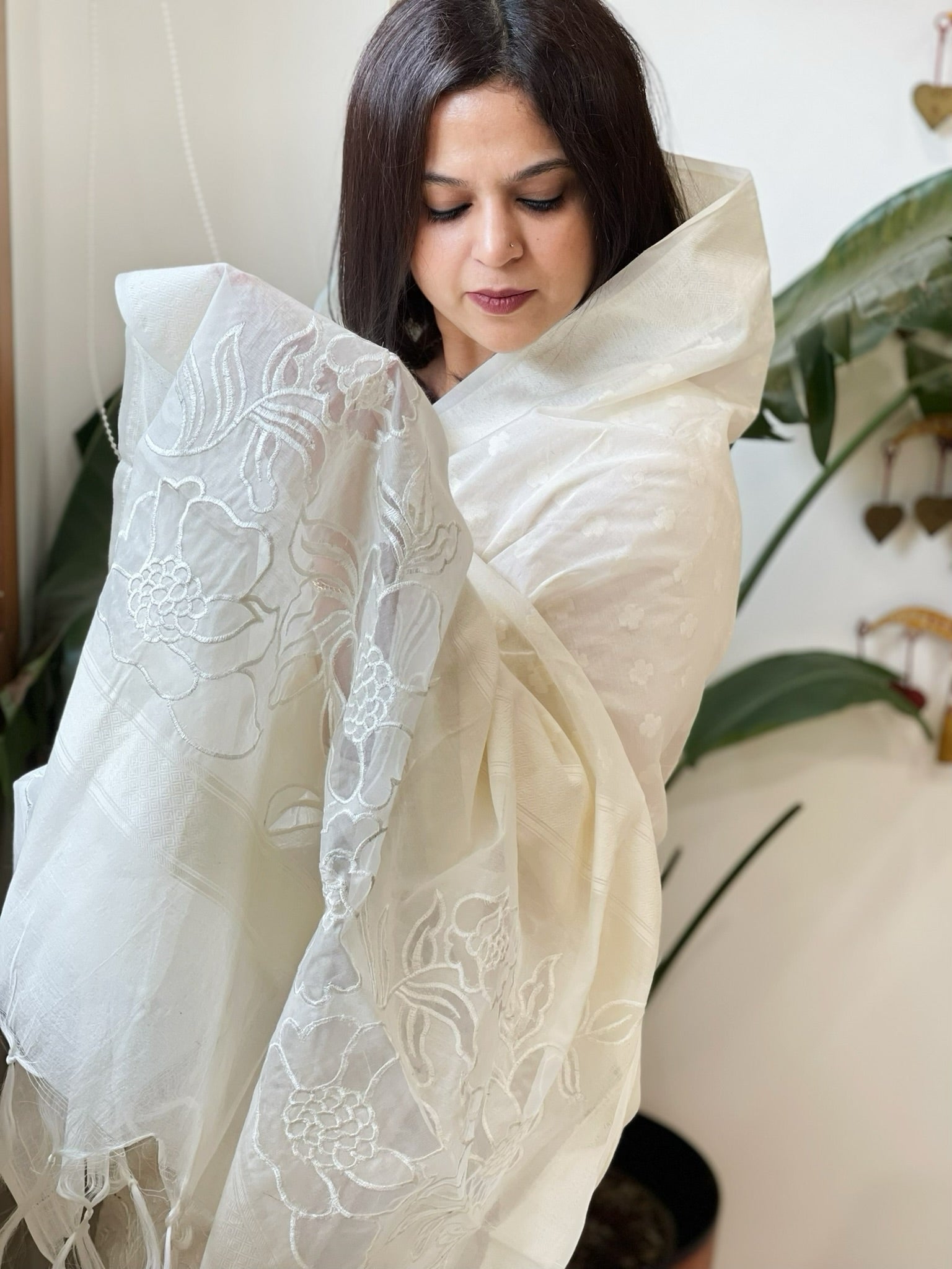 Cream Handwoven Chanderi Dupatta with Self Weaving and Cut Work Pallu - Masakalee