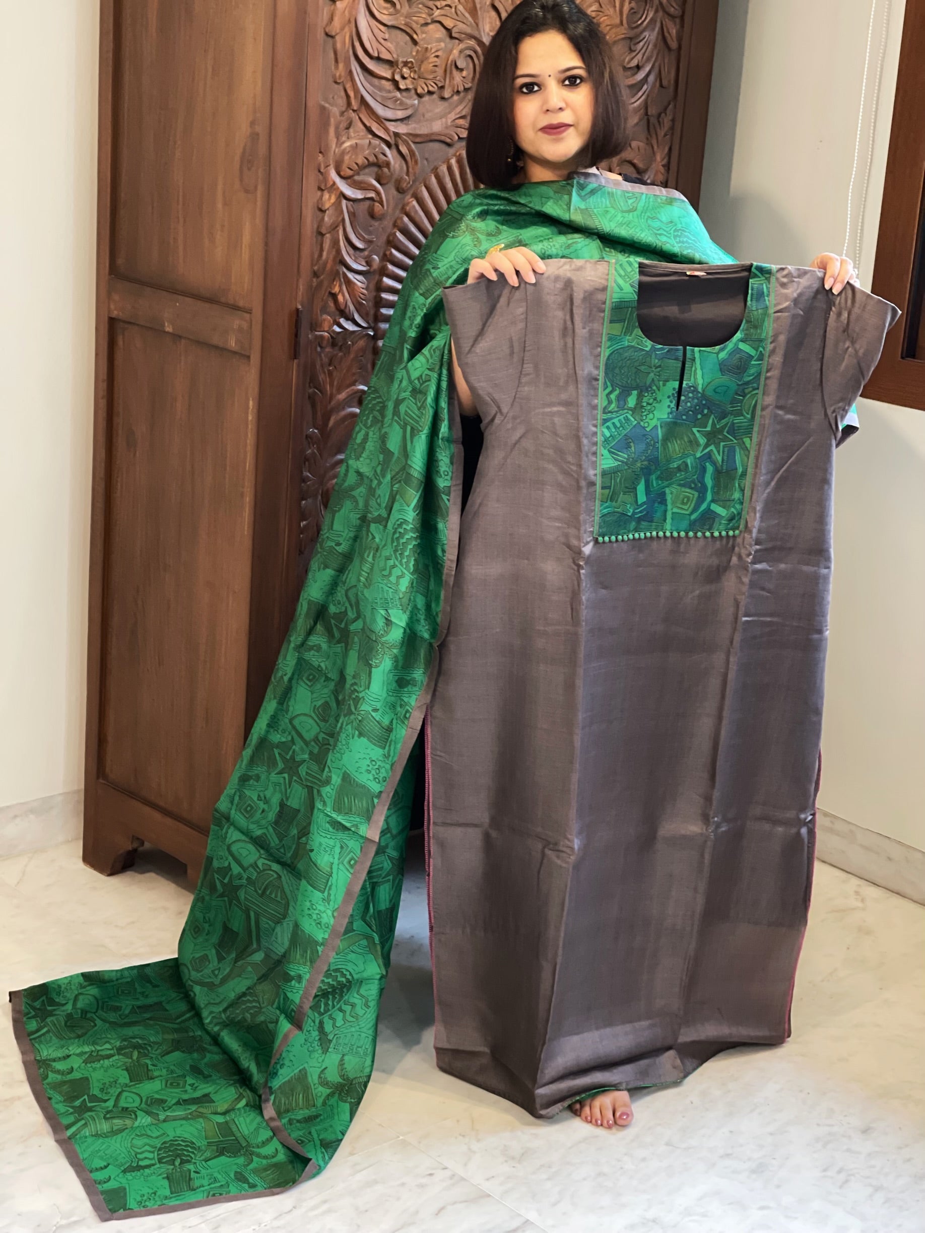 Dark Grey Dupatta Set (Kurta+Dupatta) with Handblock Print in Pure Tussar Silk - Masakalee