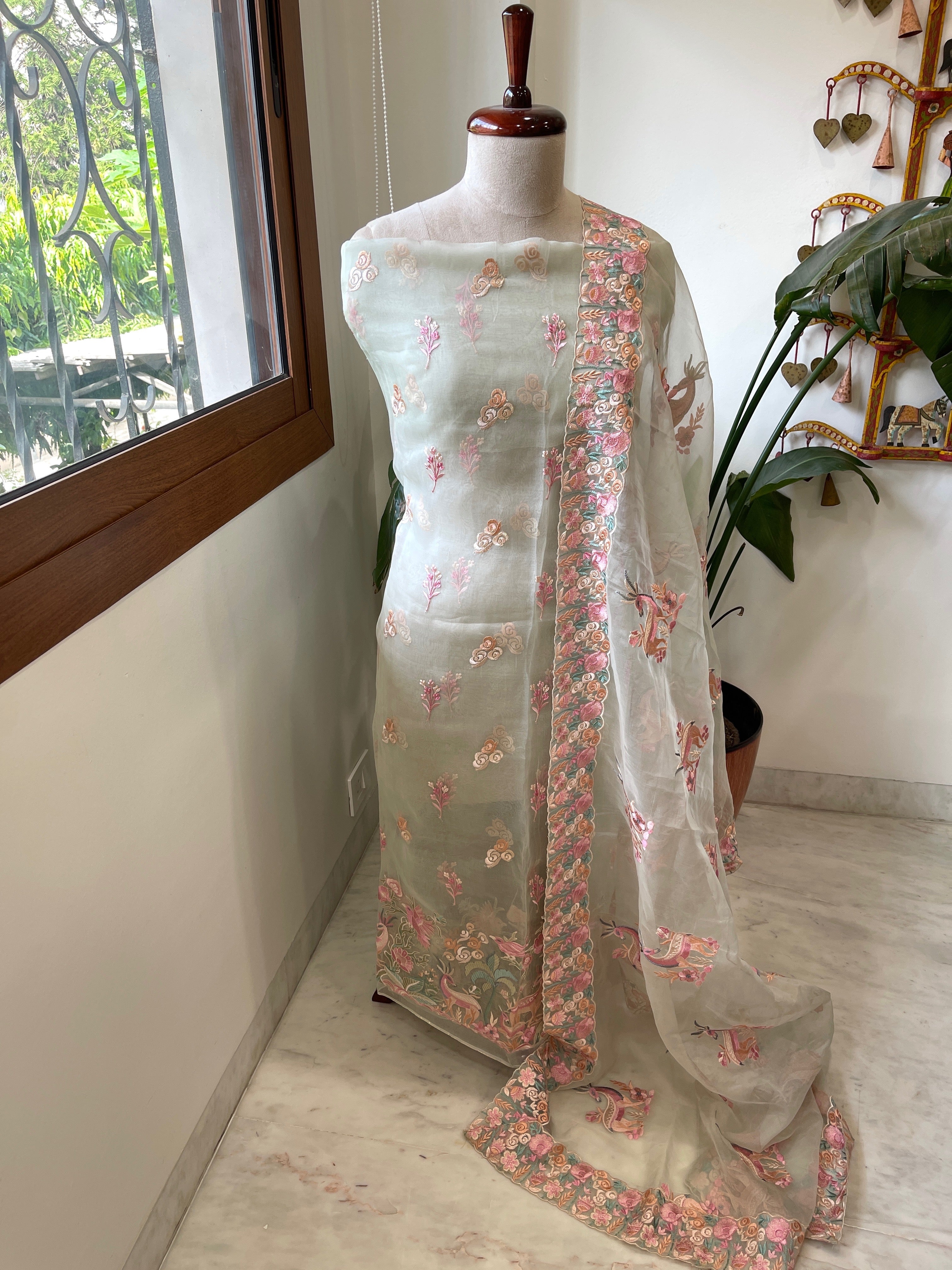 Dupatta Set (Kurta+Dupatta) with Thread Embroidery in Pure Organza - Masakalee
