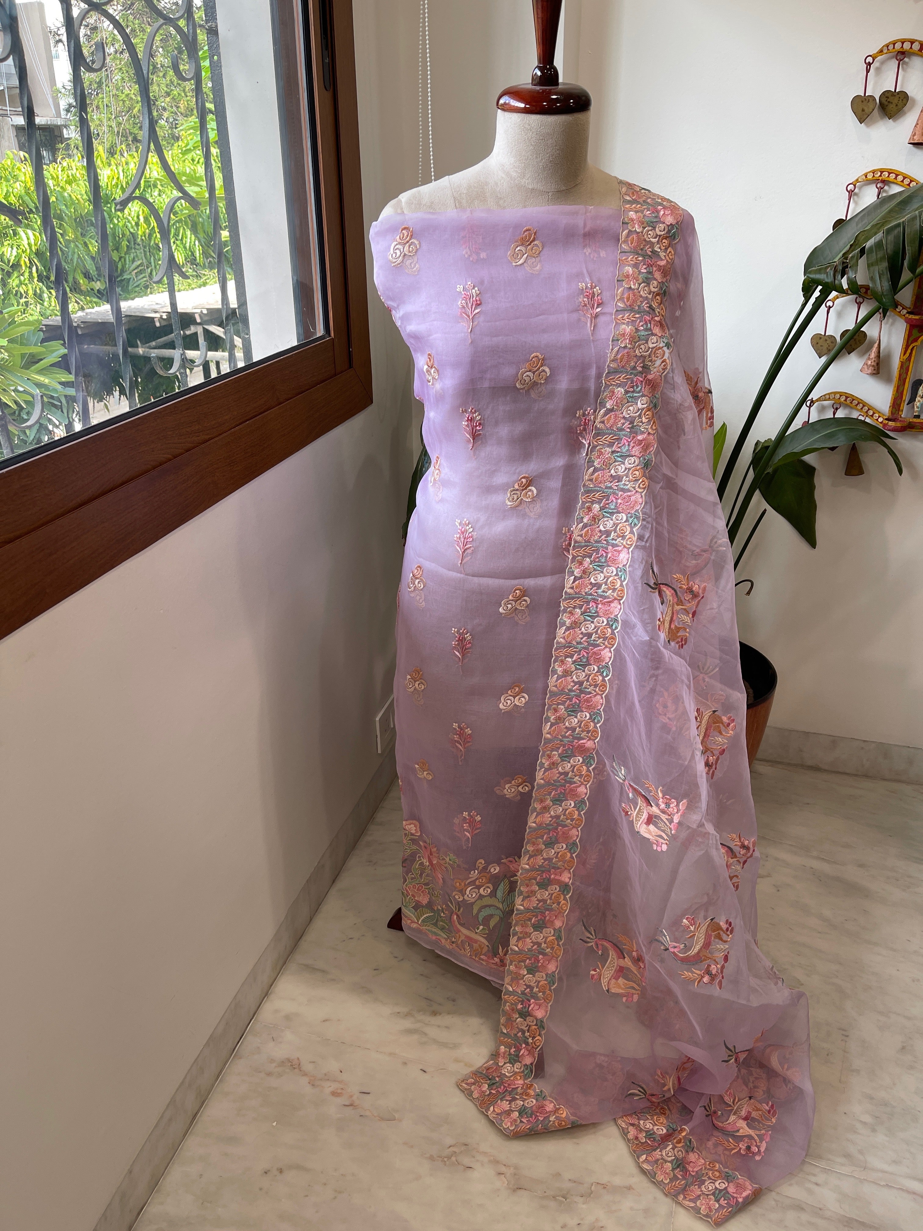 Dupatta Set (Kurta+Dupatta) with Thread Embroidery in Pure Organza - Masakalee