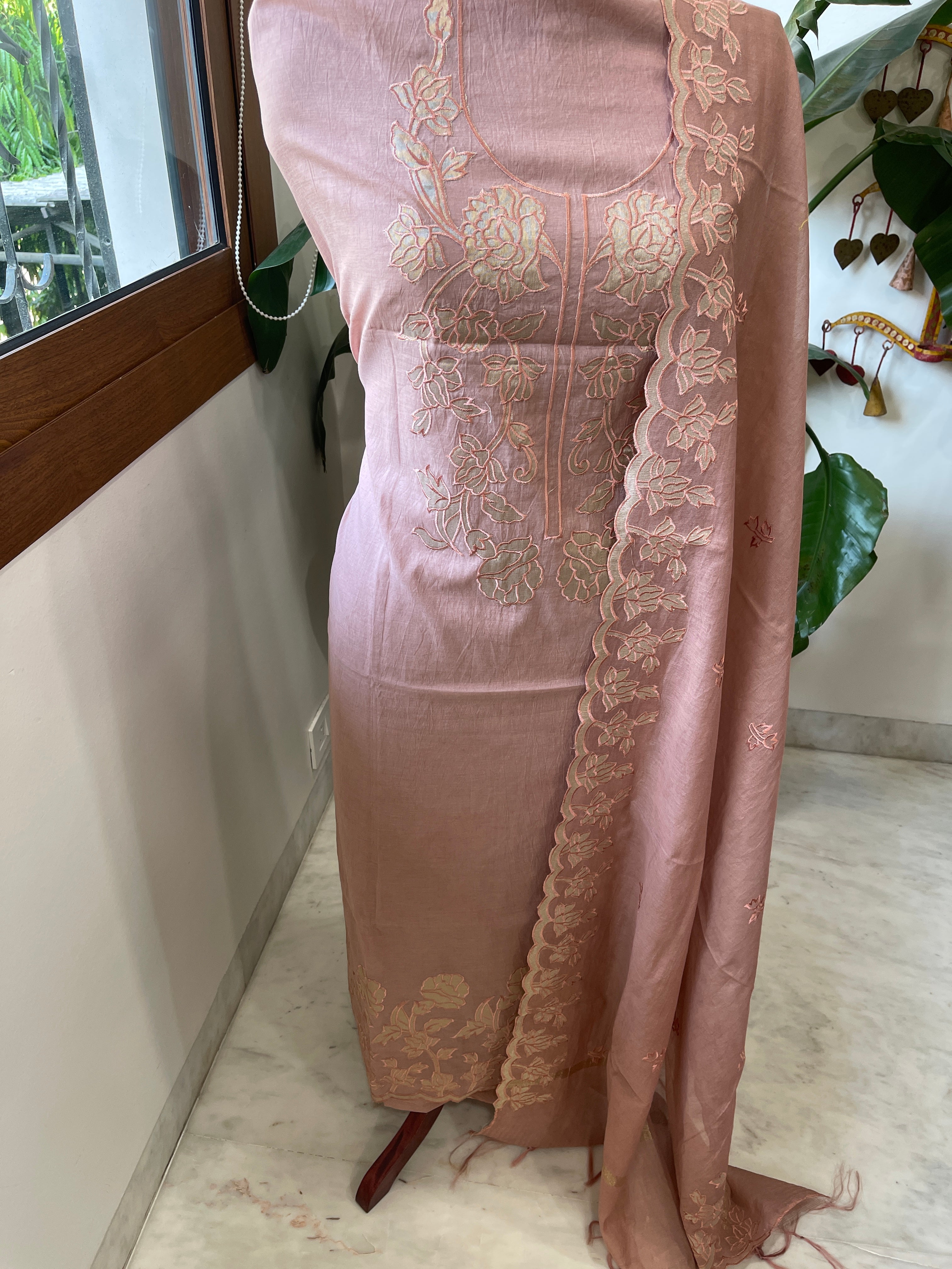 Dusty Pink Applique Suit Set in Mul Chanderi - Masakalee