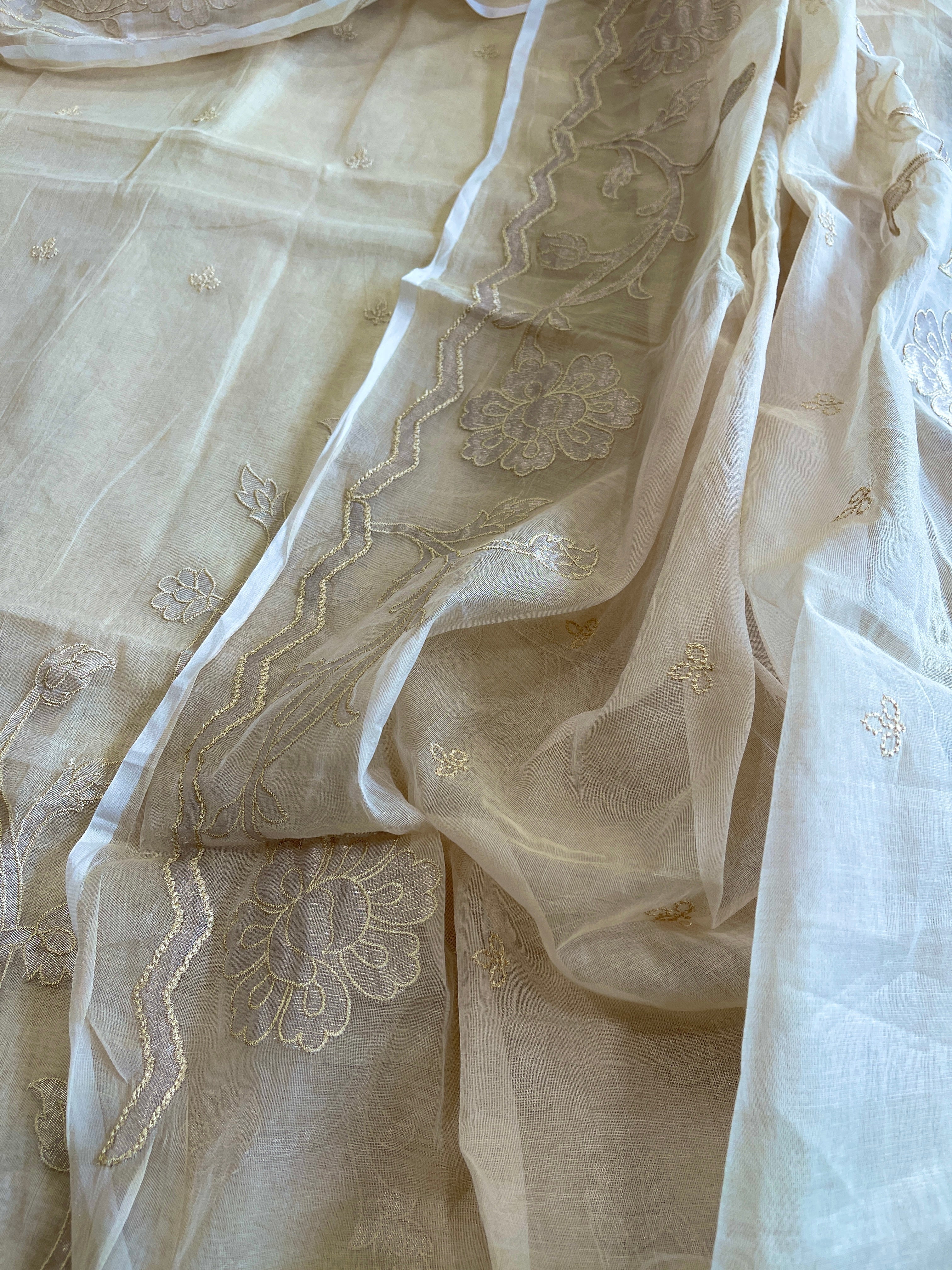 Gold Applique Suit Set in Mul Chanderi - Masakalee
