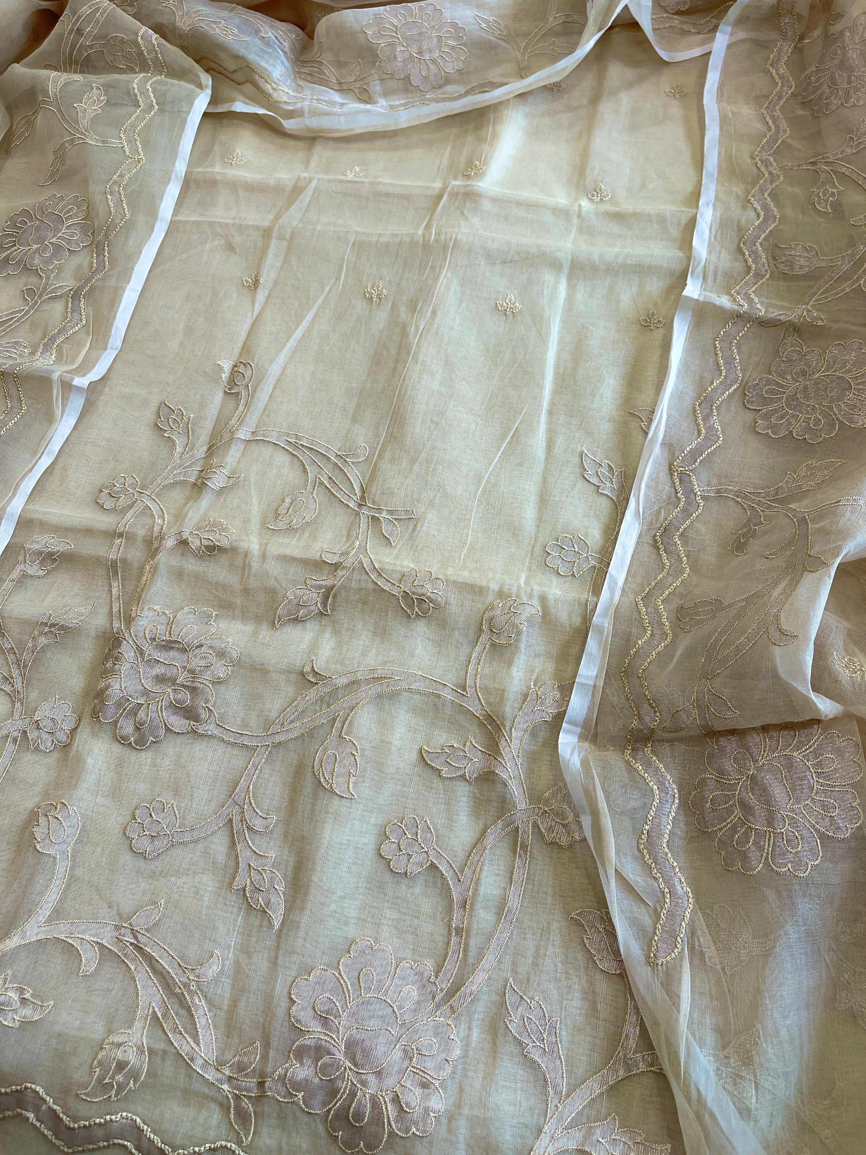 Gold Applique Suit Set in Mul Chanderi - Masakalee