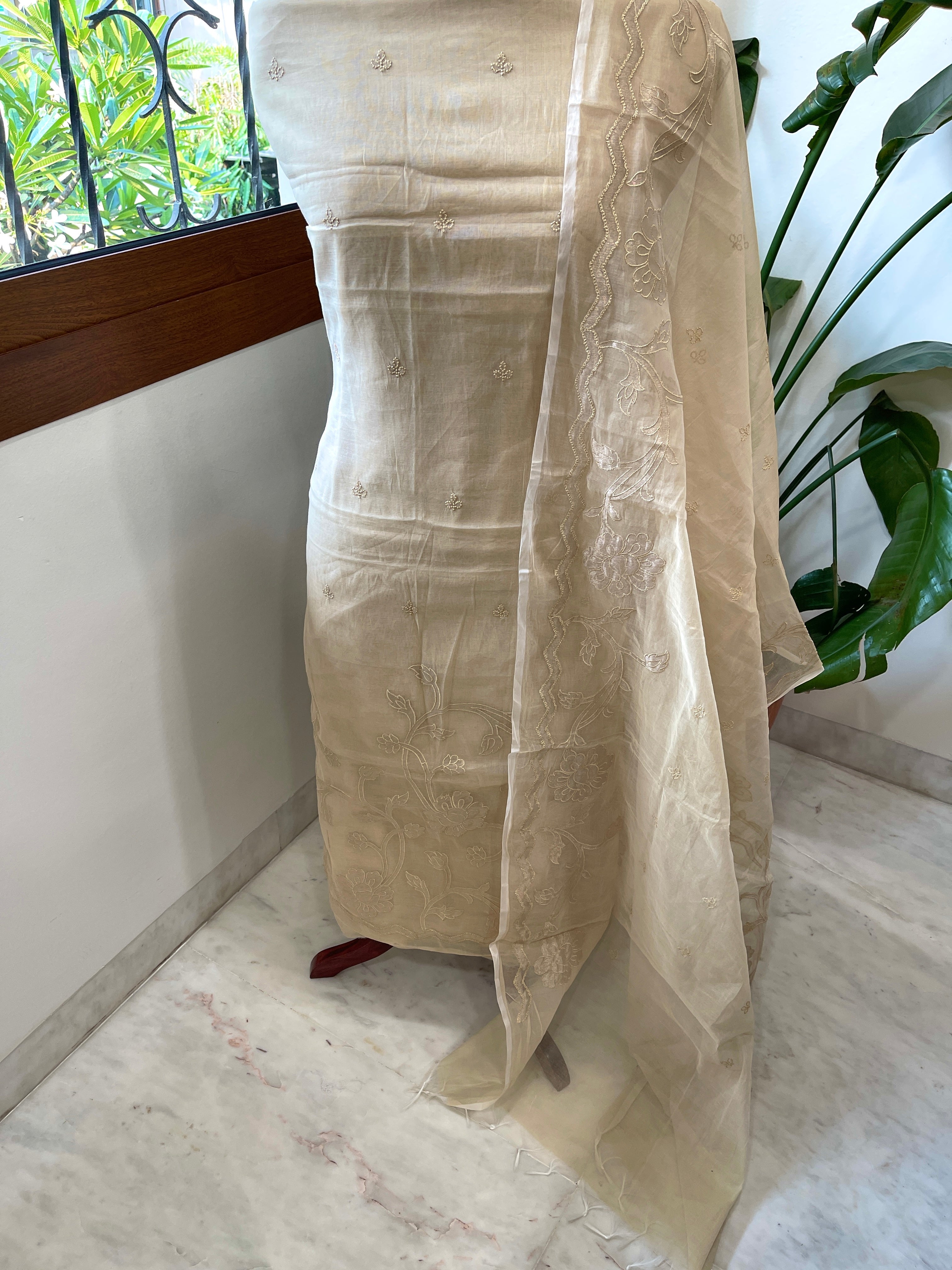 Gold Applique Suit Set in Mul Chanderi - Masakalee