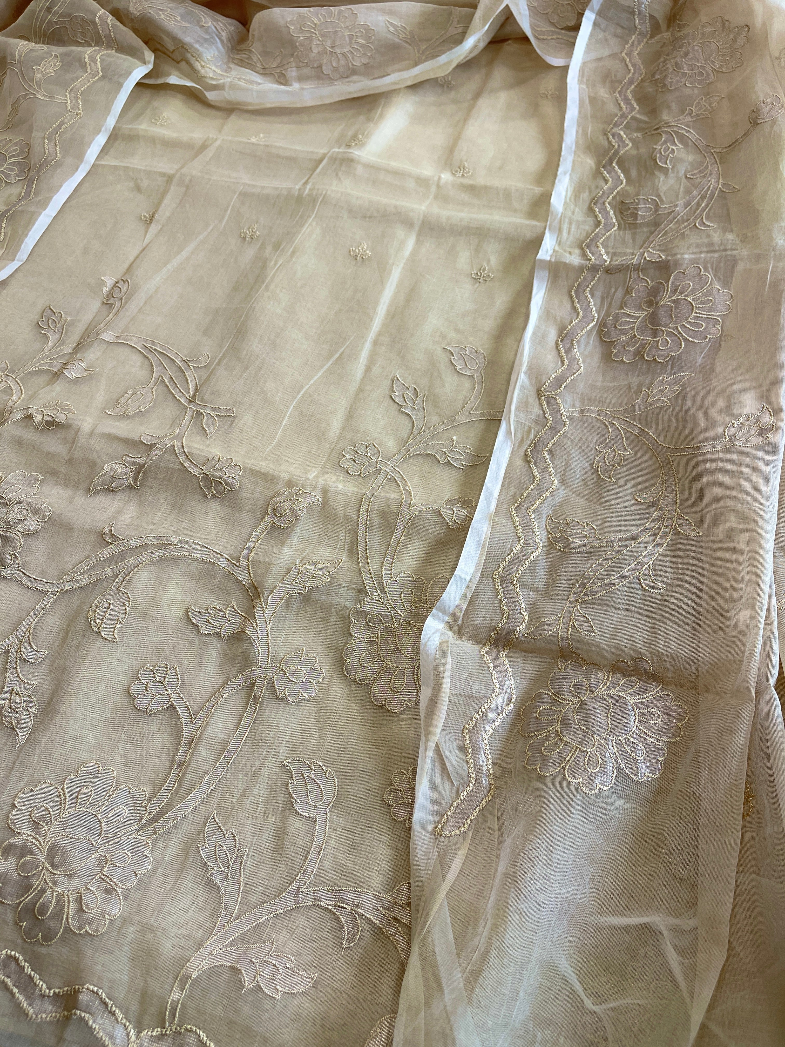 Gold Applique Suit Set in Mul Chanderi - Masakalee