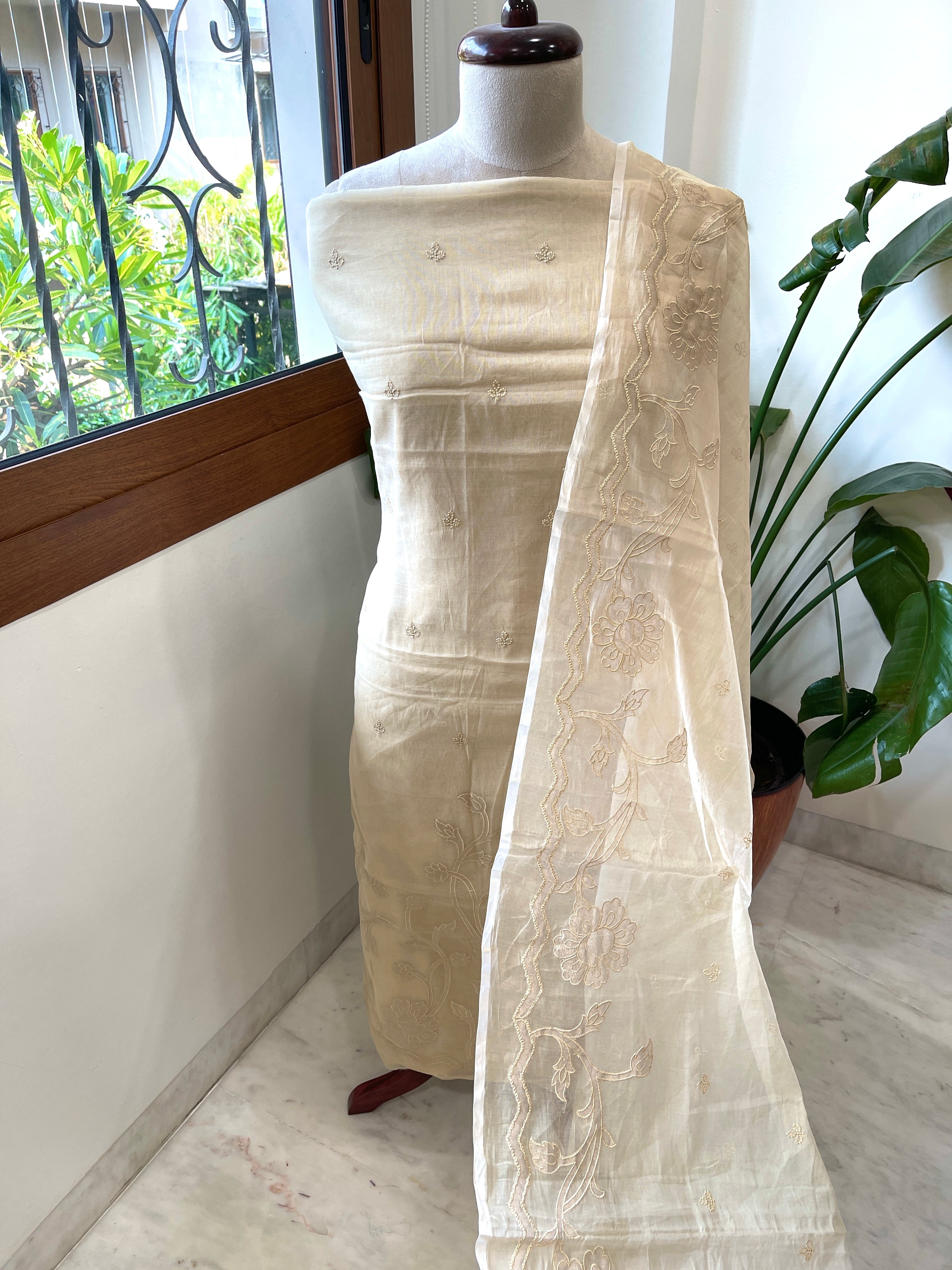Gold Applique Suit Set in Mul Chanderi - Masakalee