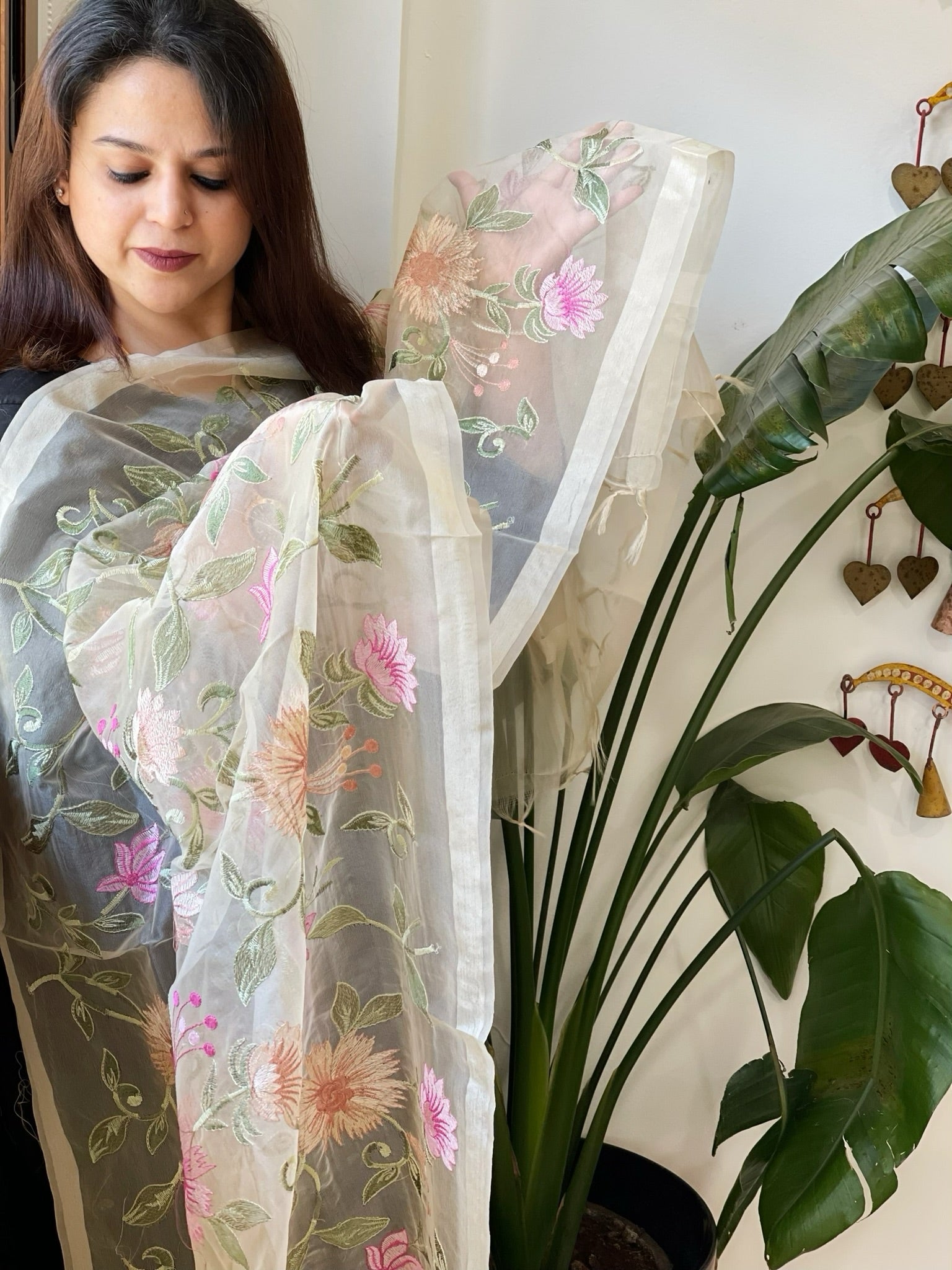 Gold Organza Dupatta with thread embroidery - Masakalee