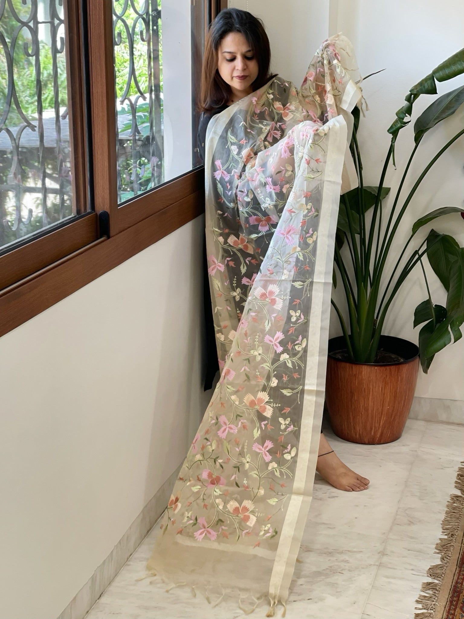 Gold Organza Dupatta with thread embroidery - Masakalee