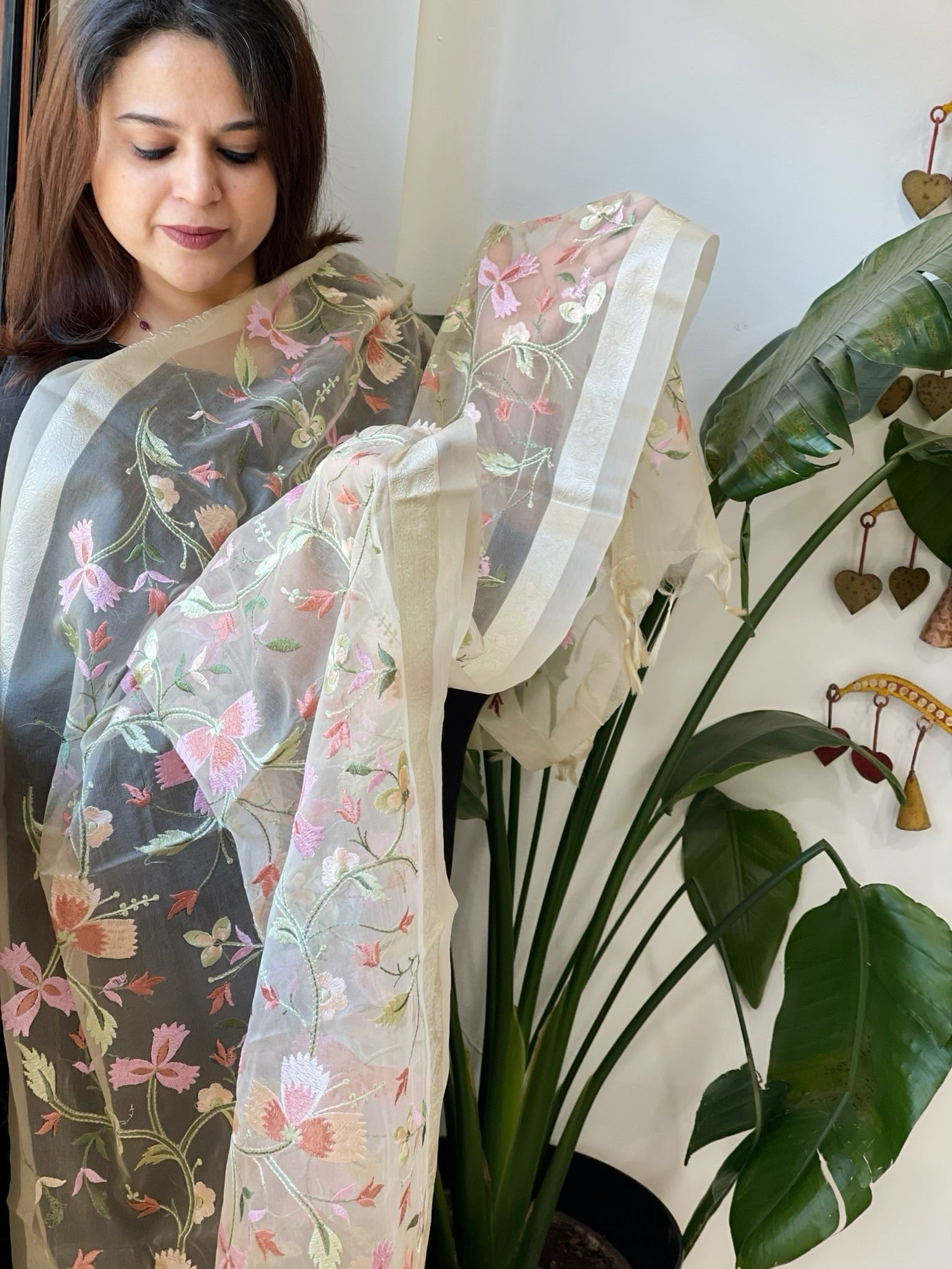 Gold Organza Dupatta with thread embroidery - Masakalee