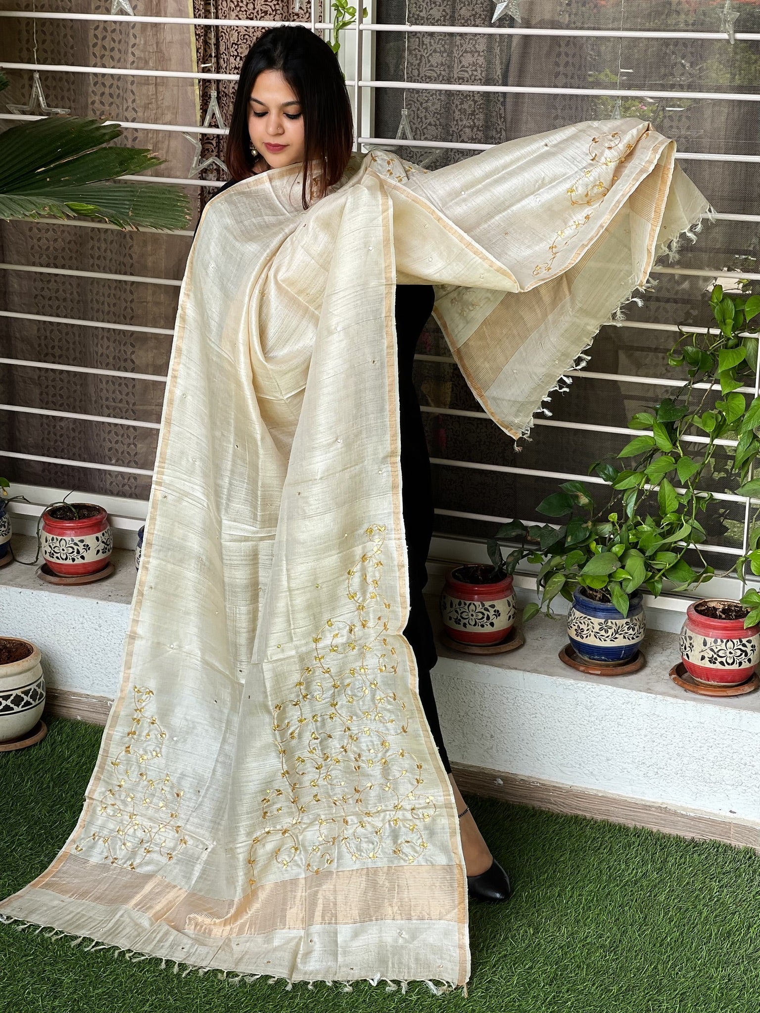 Gotapatti Handwork Dupatta in Pure Tussar Silk - Masakalee