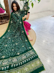 Green Bandhani Dupatta with Gotapatti Handwork in Pure Silk - Masakalee