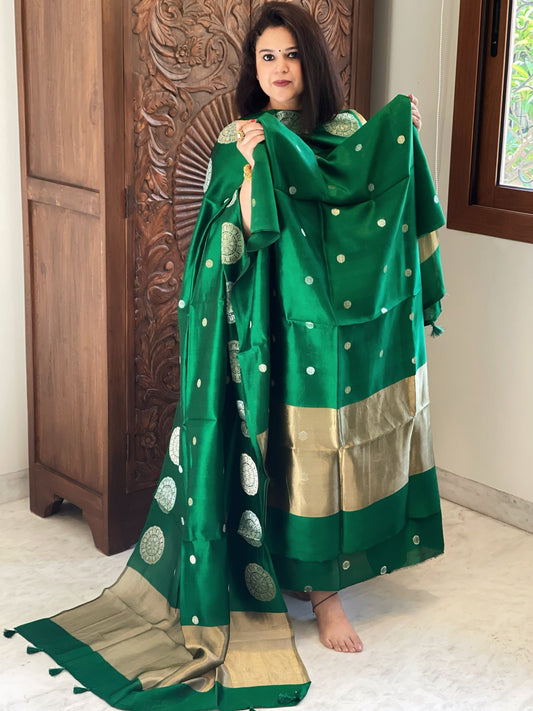 Green Designer Banarasi Suit Set in Pure Silk - Masakalee