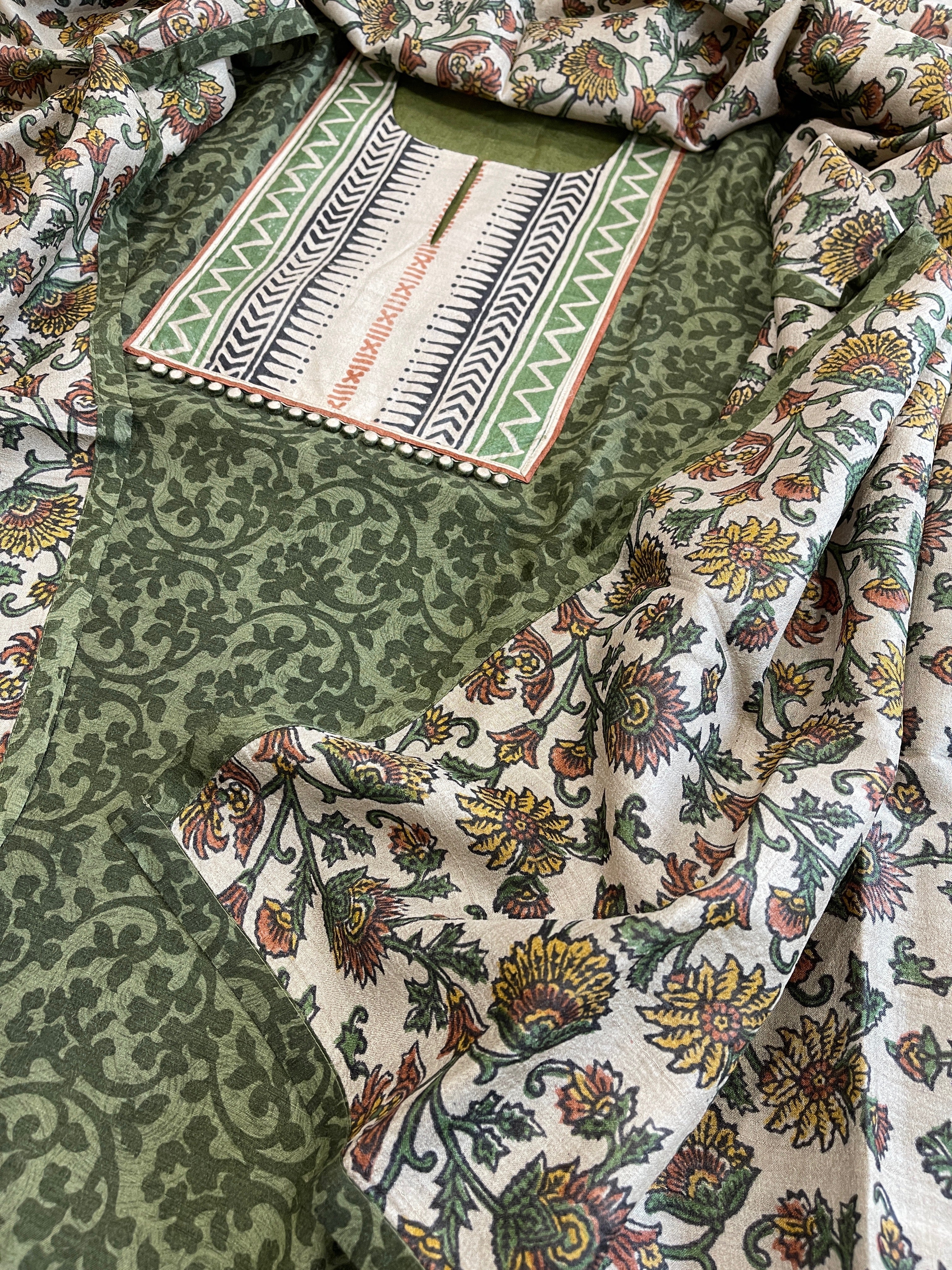 Green Dupatta Set (Kurta+Dupatta) with Handblock Print in Pure Tussar Silk - Masakalee