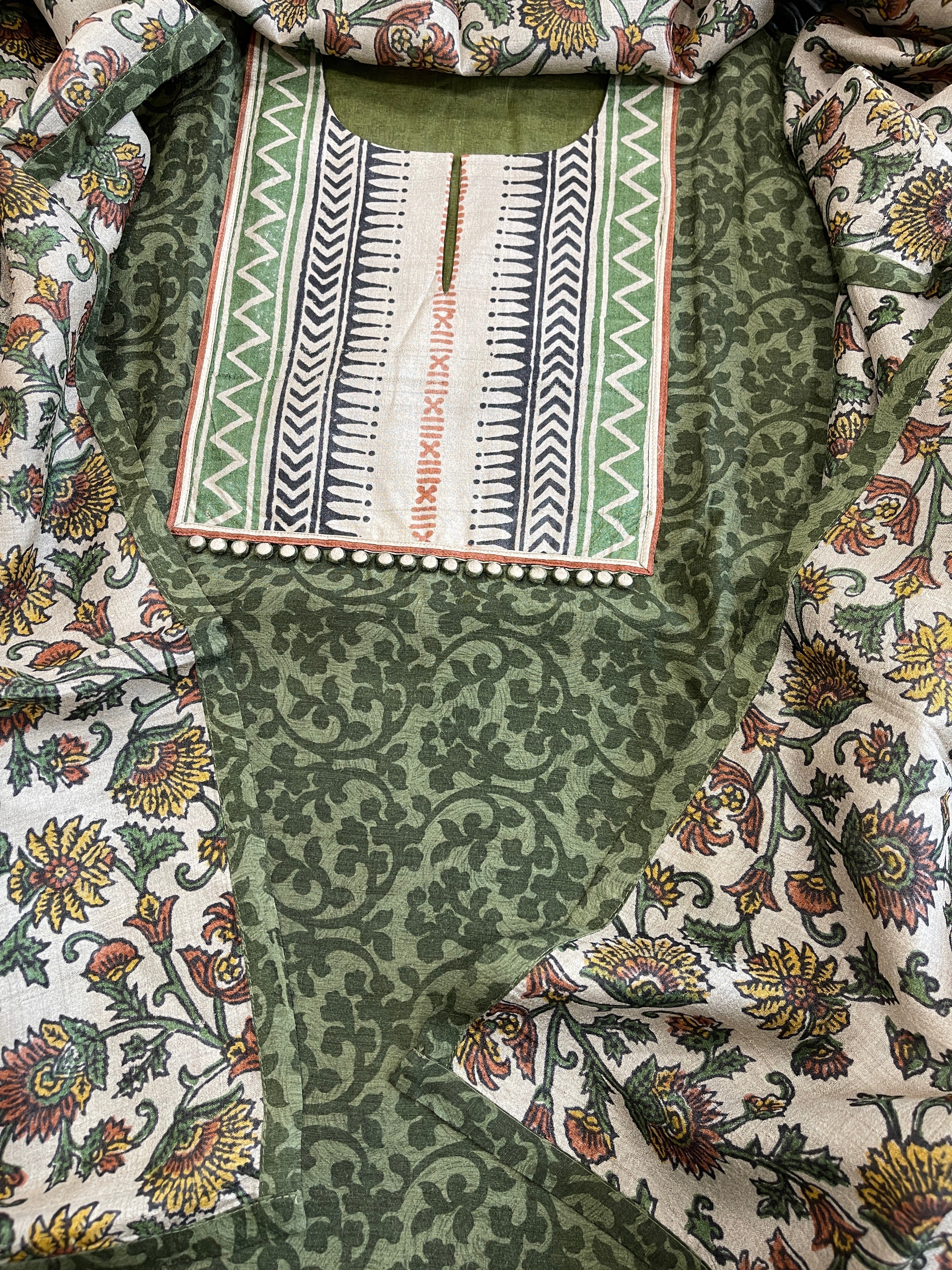 Green Dupatta Set (Kurta+Dupatta) with Handblock Print in Pure Tussar Silk - Masakalee