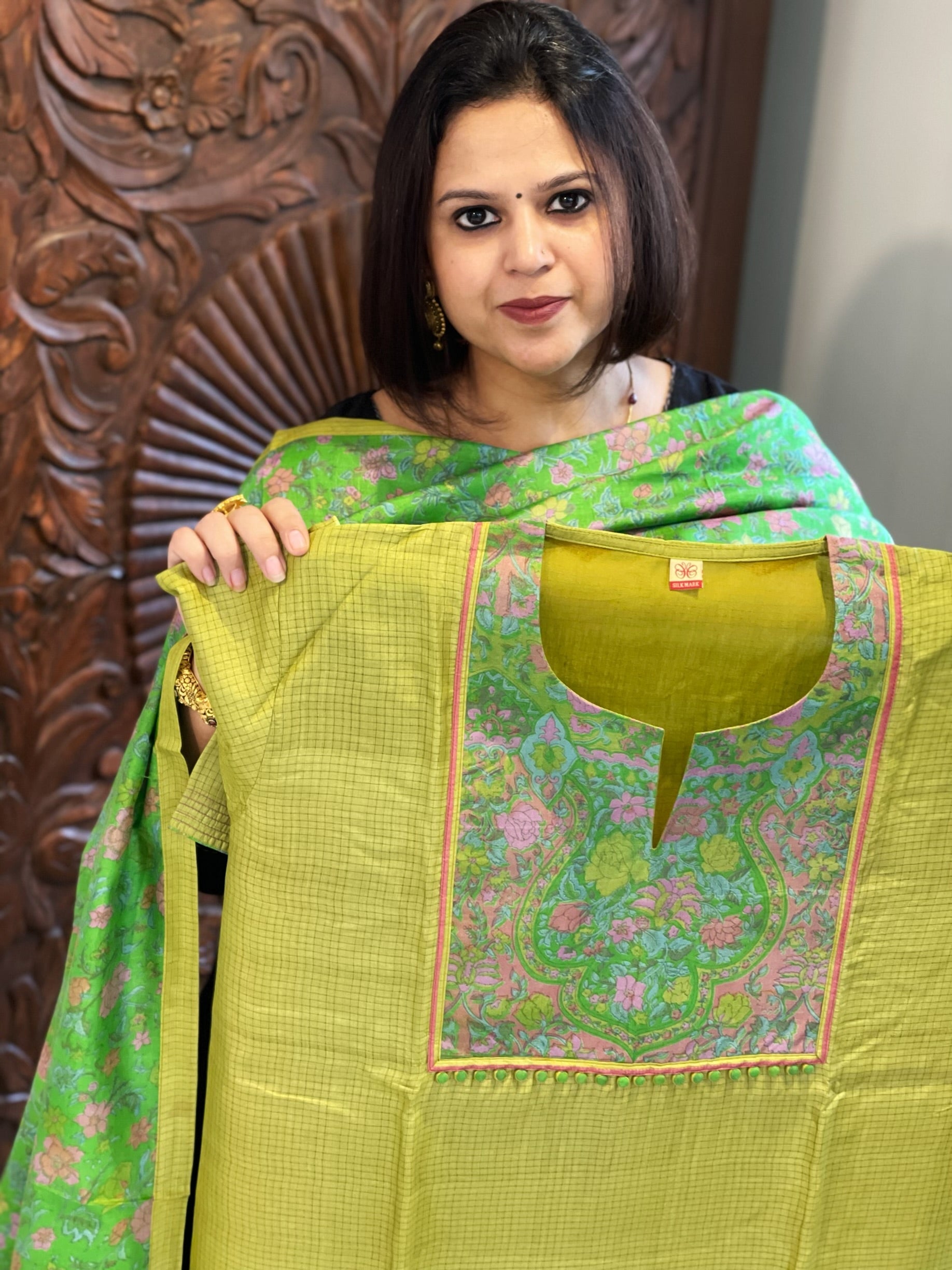 Green Dupatta Set (Kurta+Dupatta) with Handblock Print in Pure Tussar Silk - Masakalee