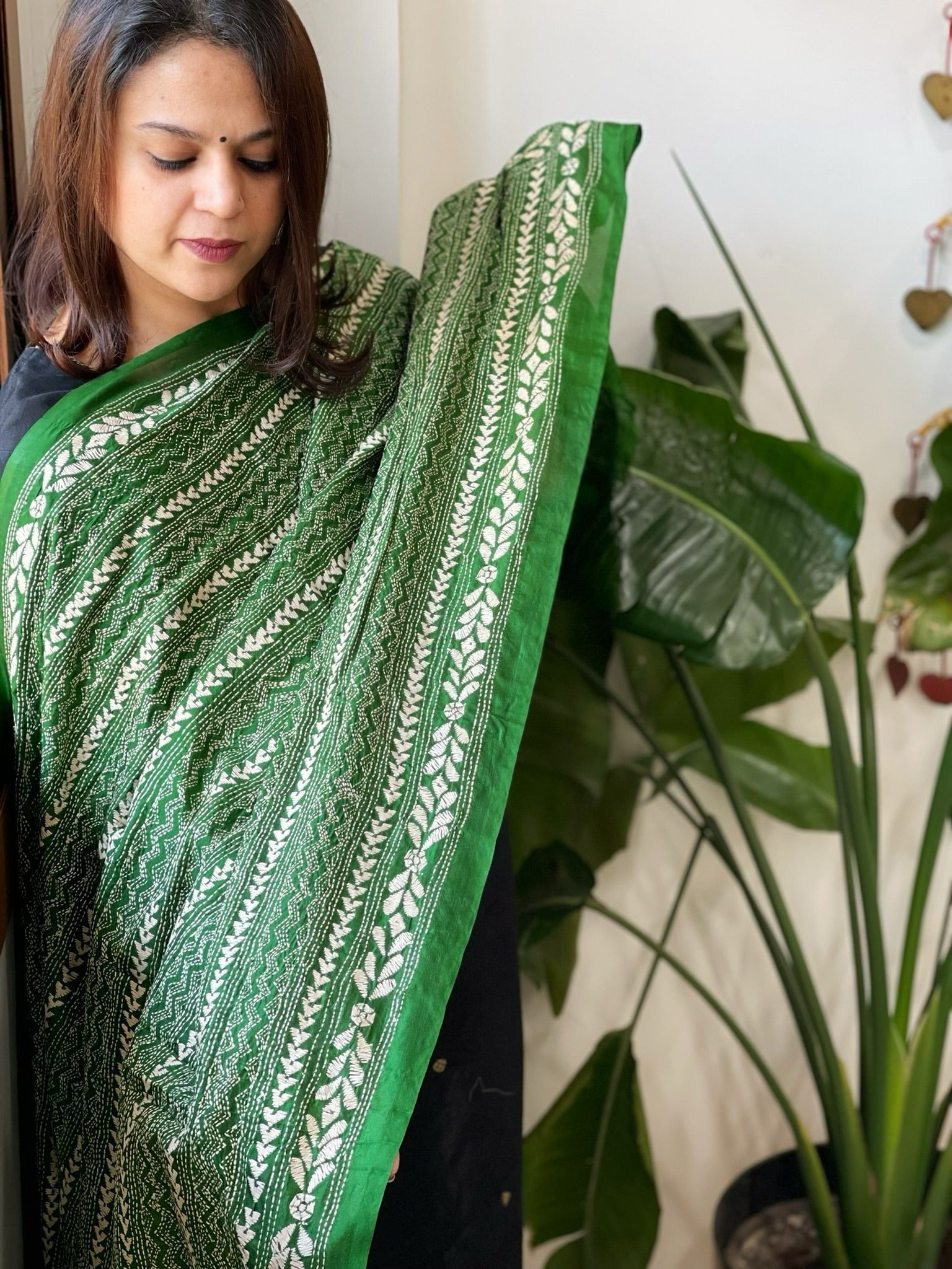 Green Handmade Kantha Dupatta in Silk - Masakalee