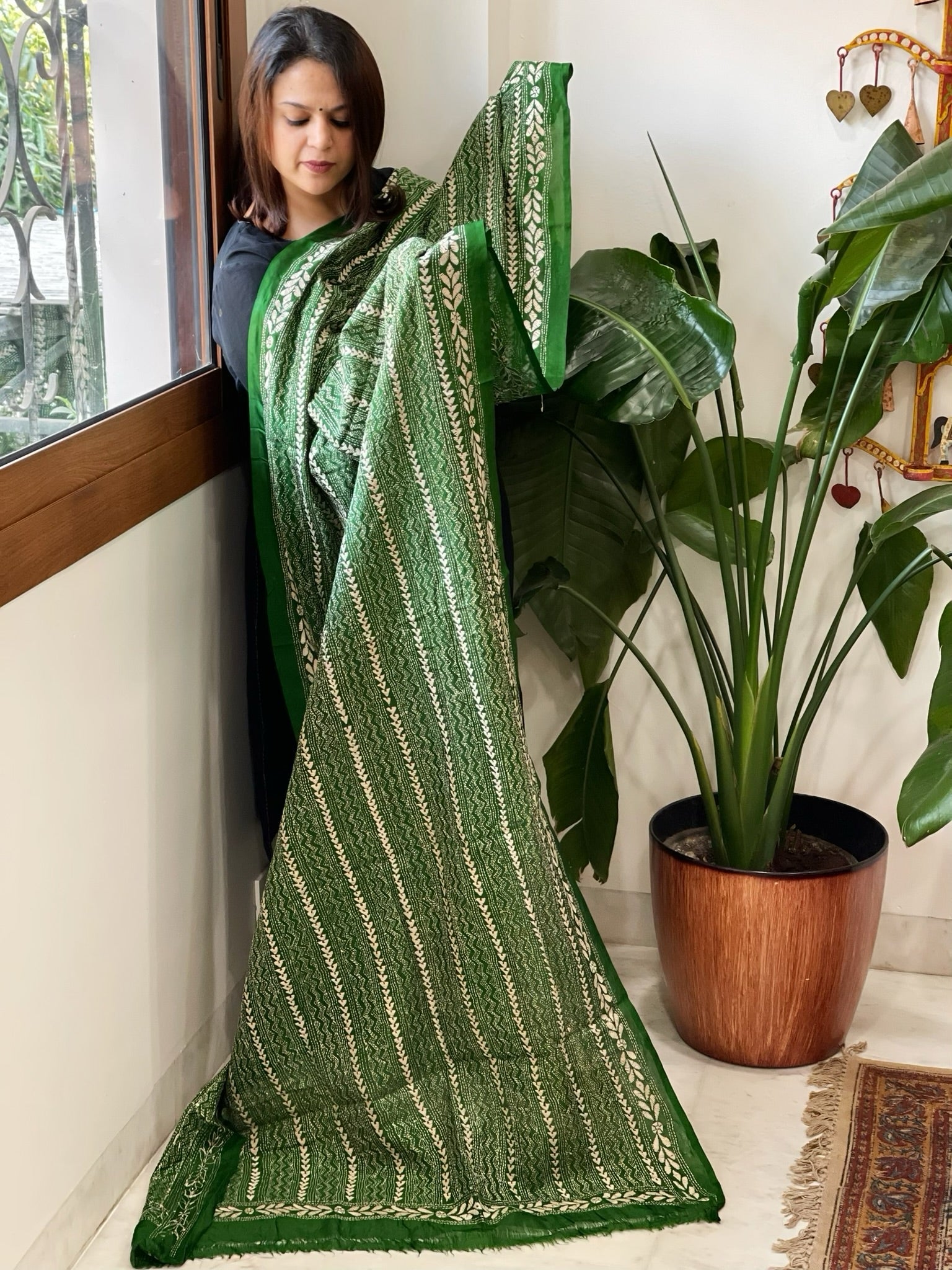 Green Handmade Kantha Dupatta in Silk - Masakalee
