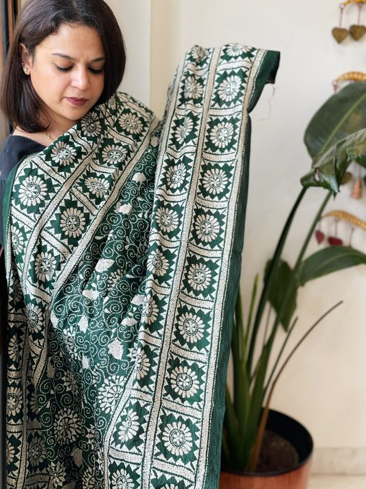 Green Handmade Nakshi Kantha Dupatta in Pure Silk - Masakalee