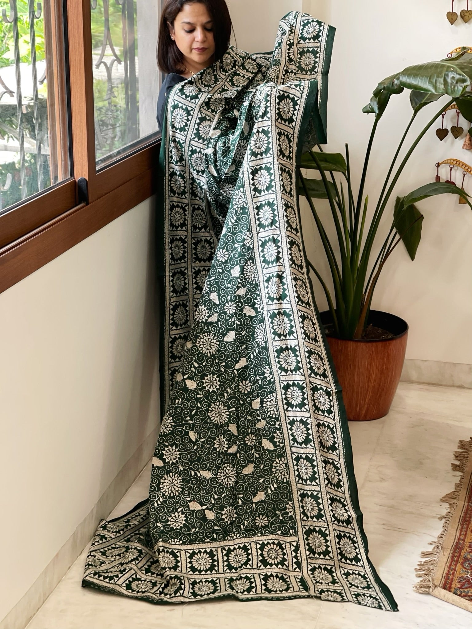 Green Handmade Nakshi Kantha Dupatta in Pure Silk - Masakalee