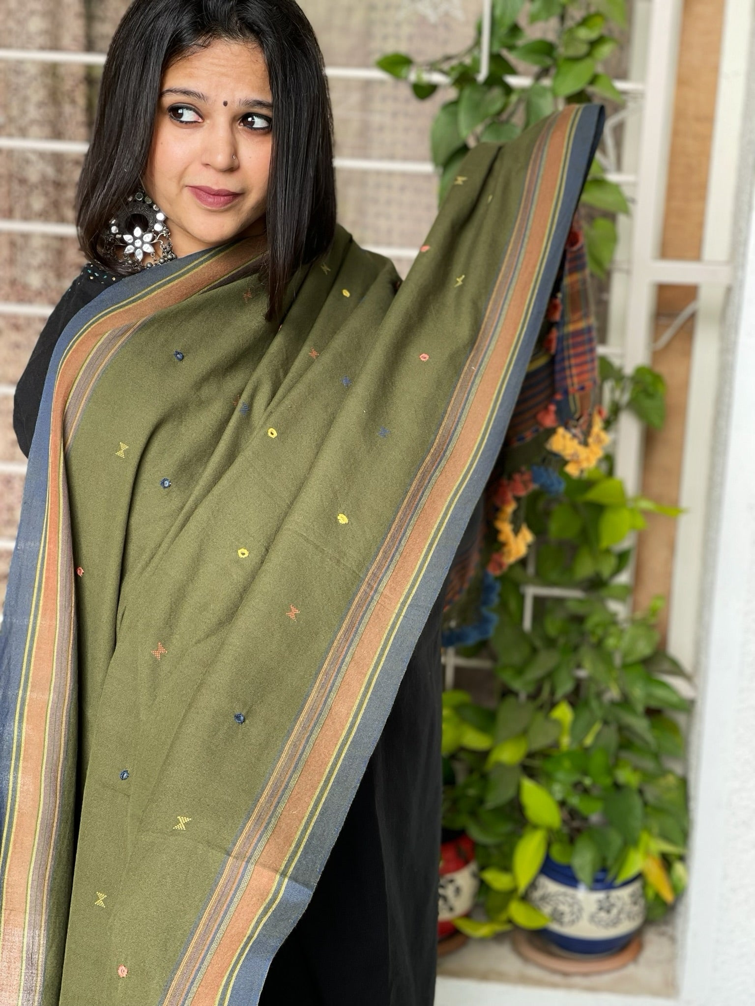 Green Handwoven Bhujodi Dupatta with Mirror Handwork in Kala Cotton - Masakalee