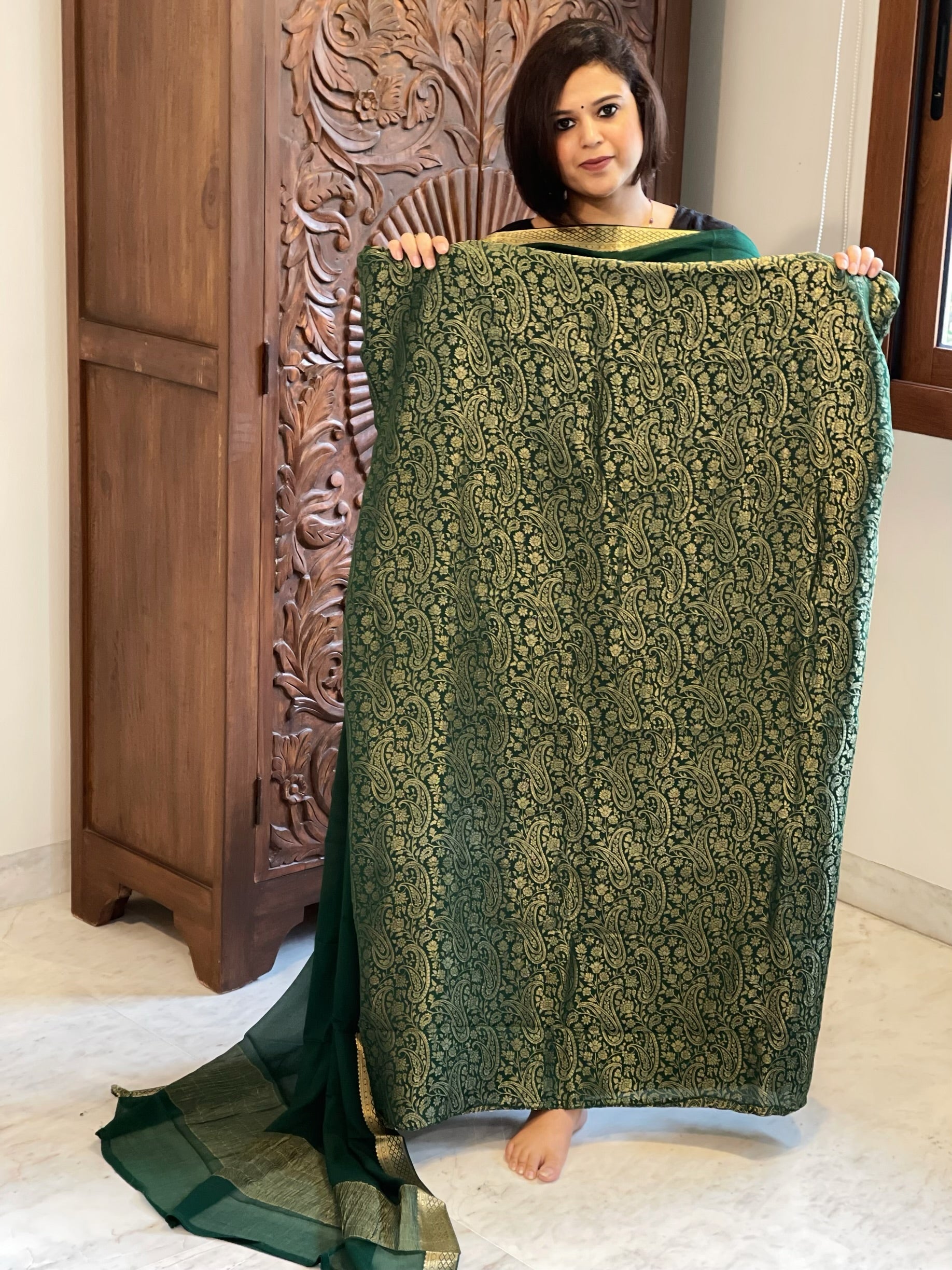 Green Handwoven Brocade Suit Set in Pure Crepe - Masakalee