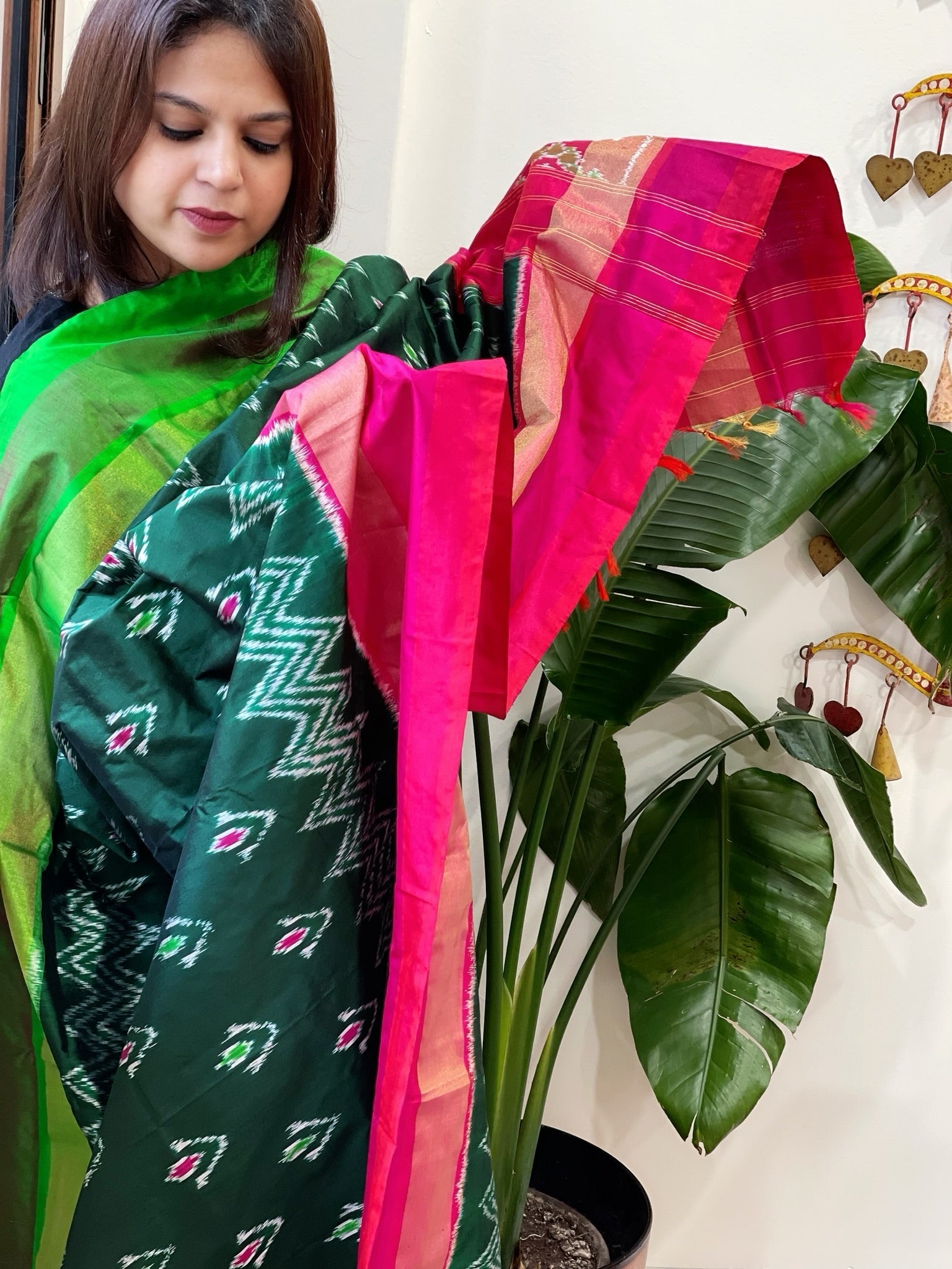 Green Handwoven Ikat Dupatta in Pure Silk - Masakalee