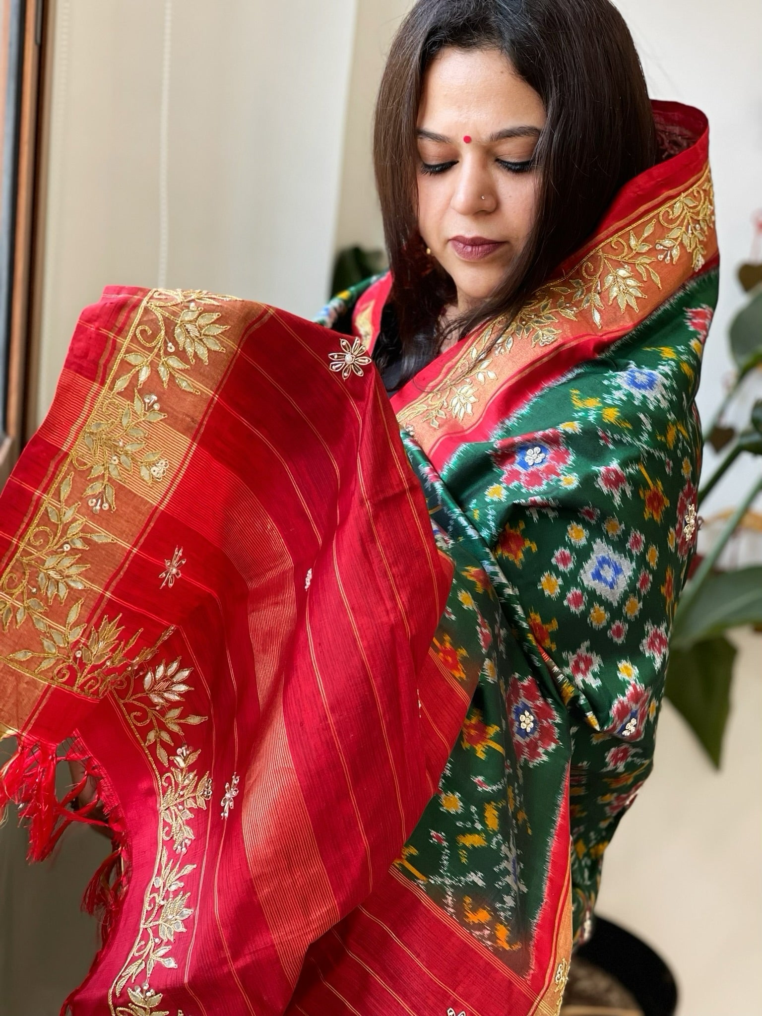 Green Handwoven Ikat Patola with Gotapatti & Pearl Handwork dupatta in Pure Silk - Masakalee