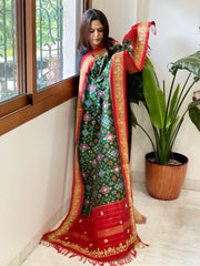 Green Handwoven Ikat Patola with Gotapatti & Pearl Handwork dupatta in Pure Silk - Masakalee