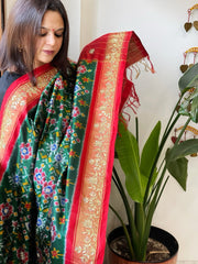 Green Handwoven Ikat Patola with Gotapatti & Pearl Handwork dupatta in Pure Silk - Masakalee