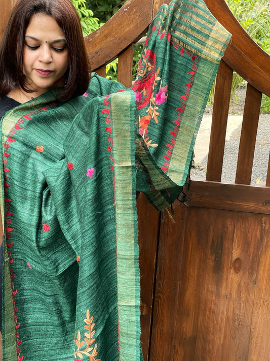 Green Kashmiri Aari Embroidered Dupatta in Geecha Silk - Masakalee