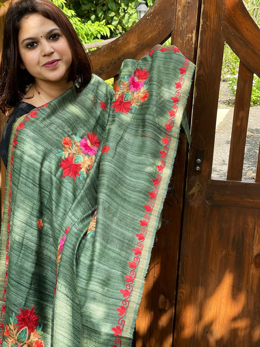 Green Kashmiri Aari Embroidered Dupatta in Geecha Silk - Masakalee