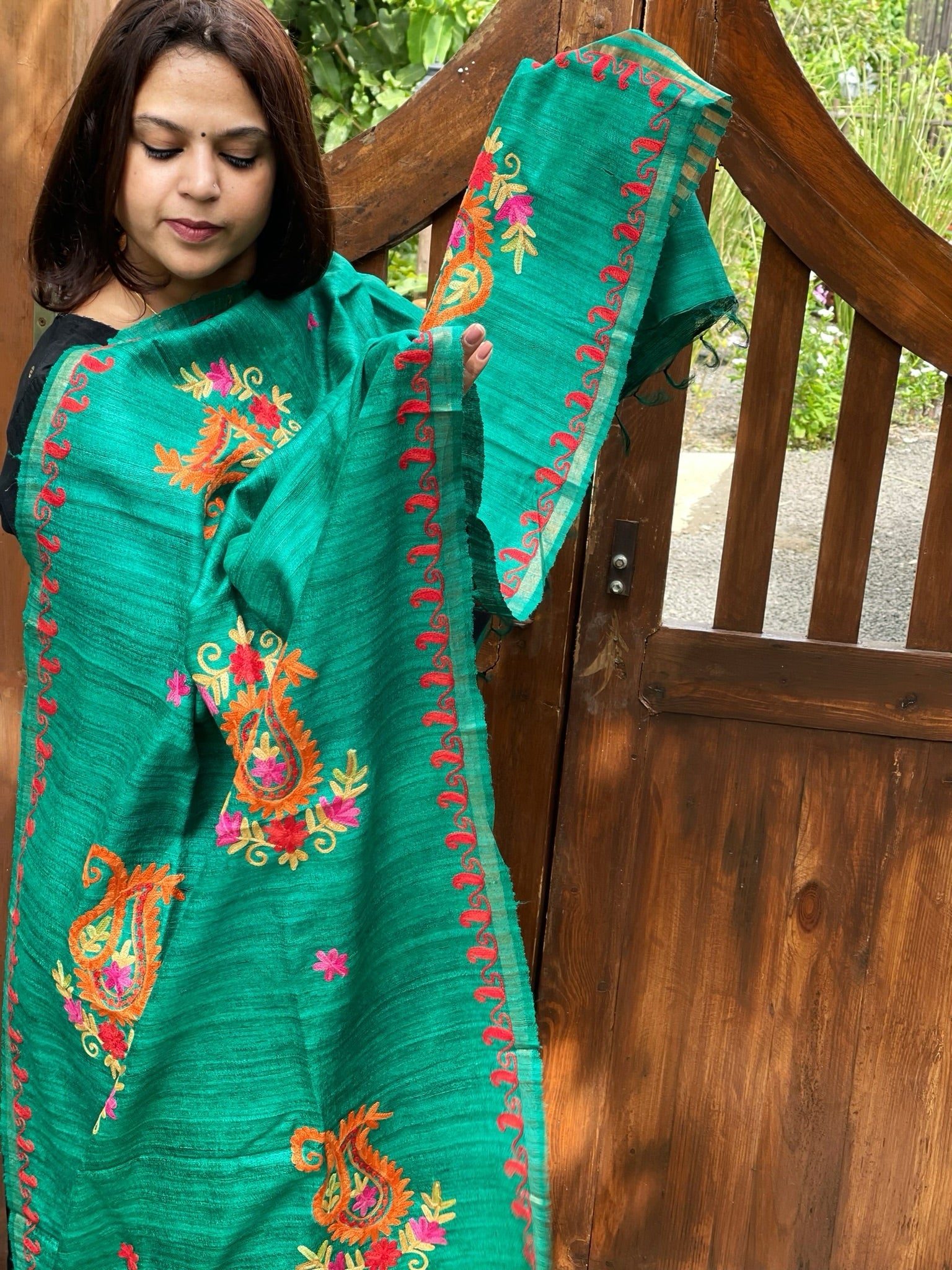 Green Kashmiri Aari Embroidered Dupatta in Geecha Silk - Masakalee