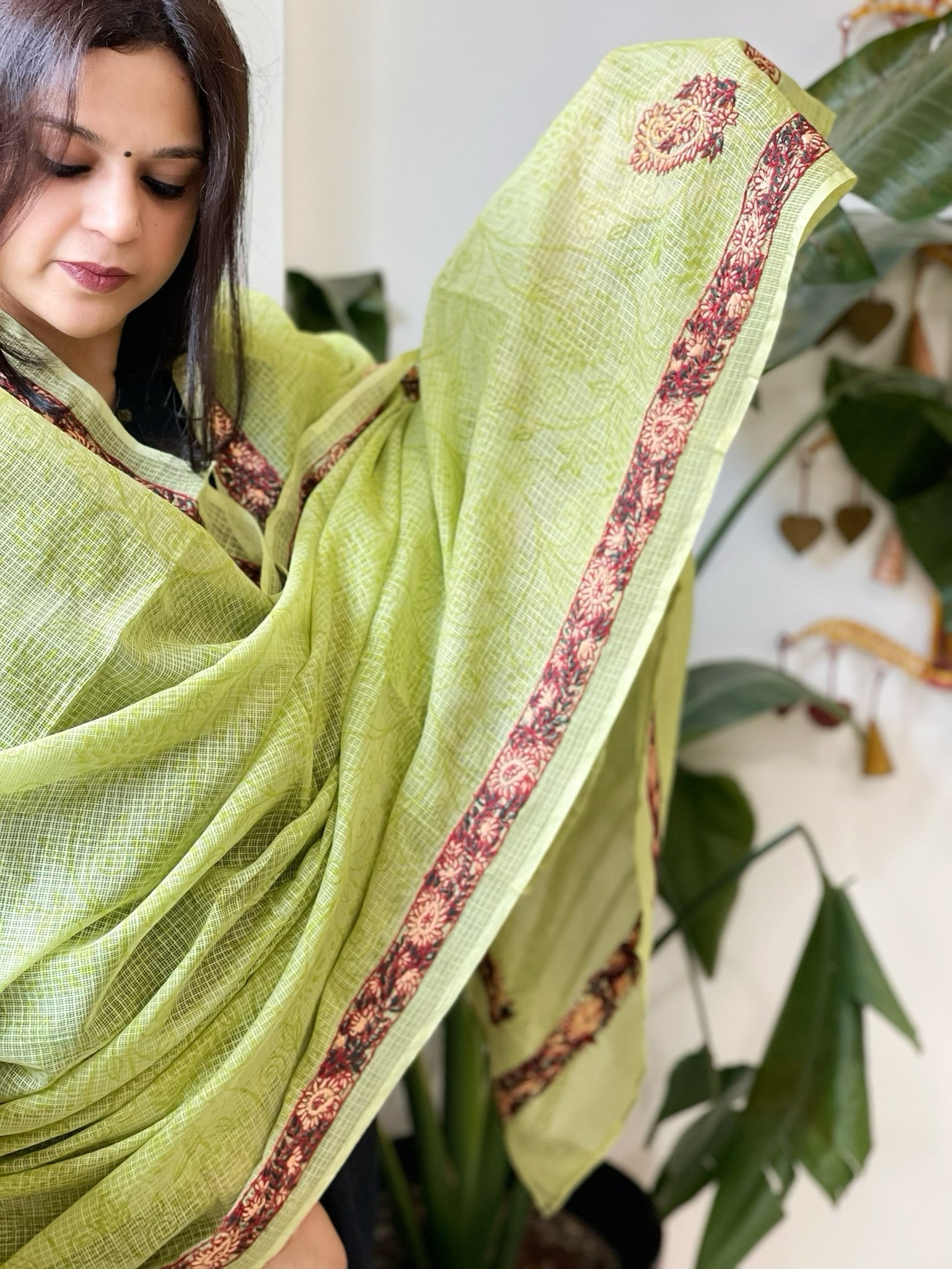 Green Kota Cotton Dupatta with Kantha Hand Embroidery - Masakalee
