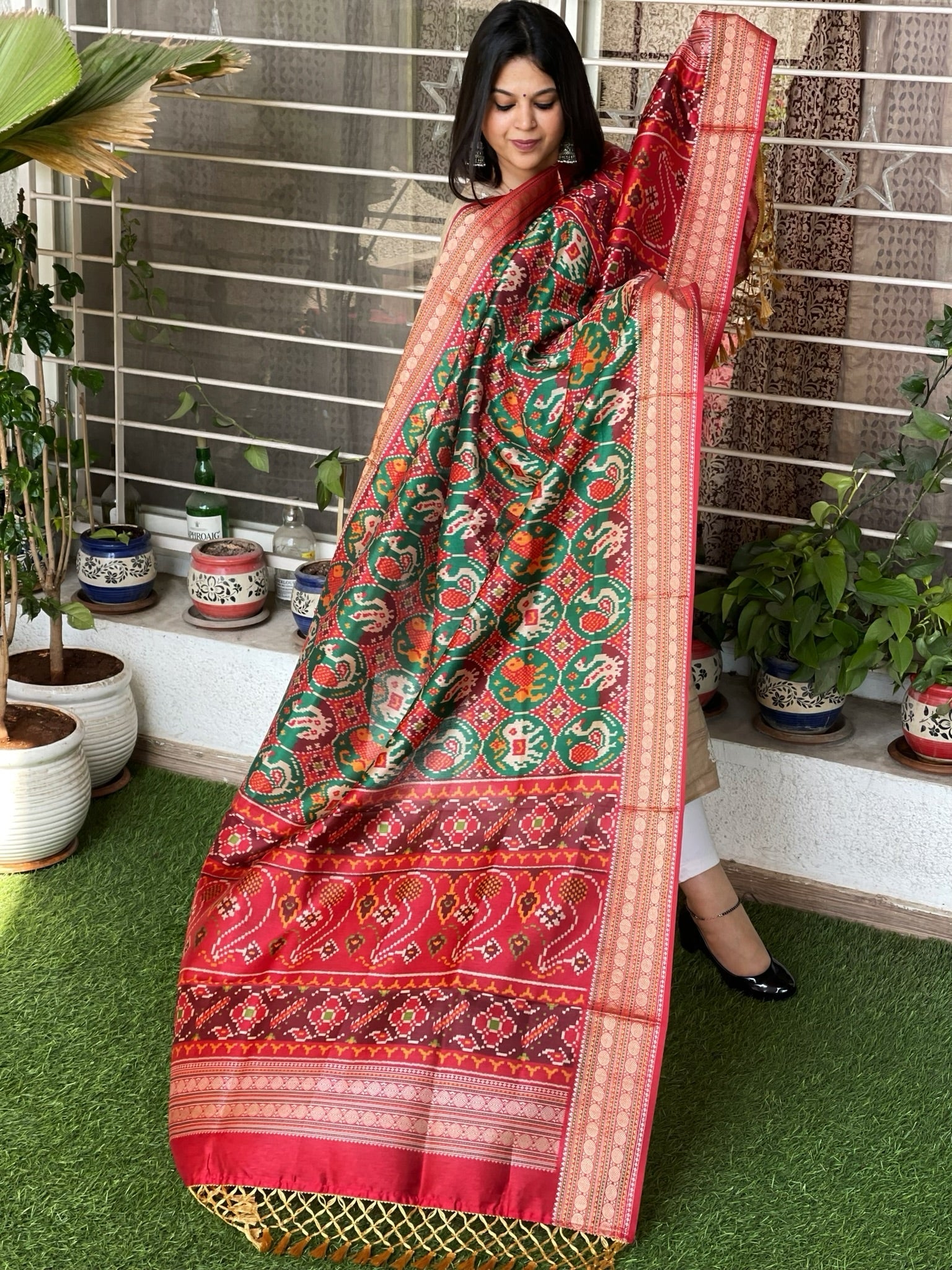 Green Printed Patola Dupatta in Fine Art Silk - Masakalee