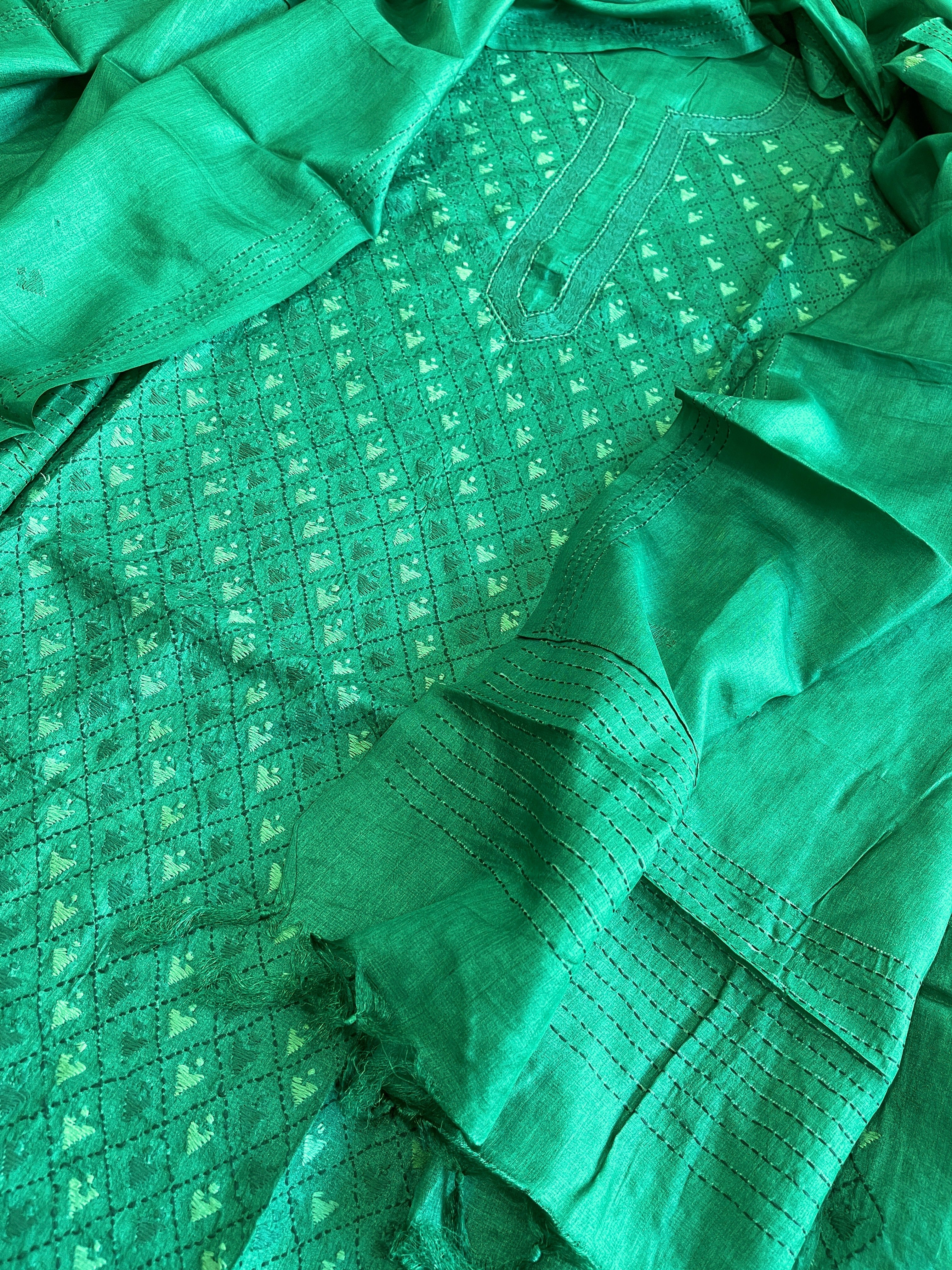 Green Suit Set with Hand Embroidery in Pure Tussar Silk - Masakalee
