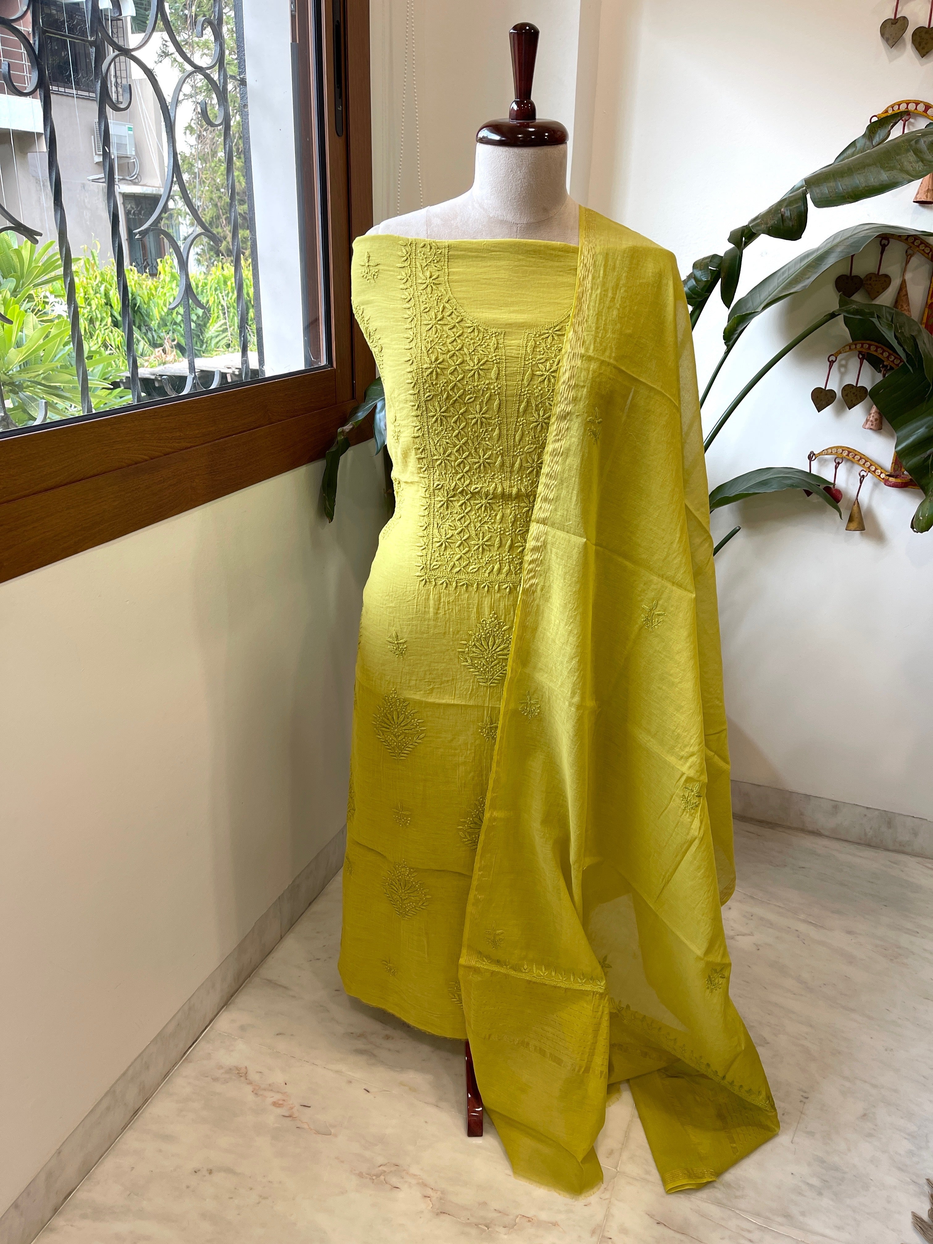 Green Suit Set with Lucknowi Handwork in Pure Mul Chanderi - Masakalee