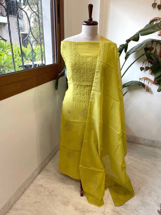 Green Suit Set with Lucknowi Handwork in Pure Mul Chanderi - Masakalee