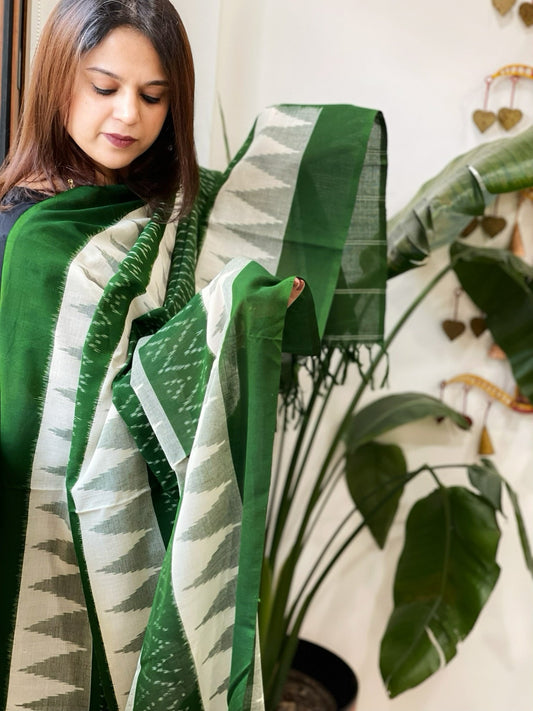 Green, White Handwoven Ikat Dupatta in Cotton - Masakalee