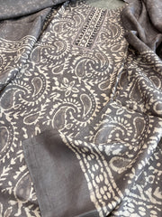 Grey Dupatta Set (Kurta+Dupatta) with Handblock Print in Pure Tussar Silk - Masakalee