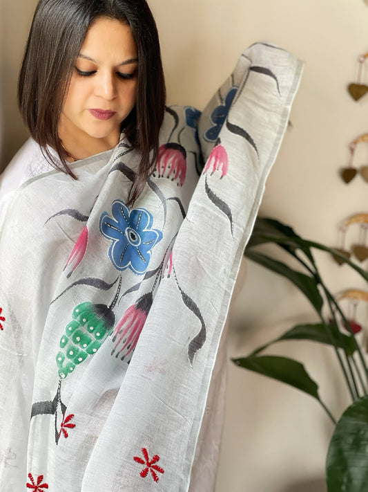 Grey Handpainted Dupatta with Kantha Stitch Handwork in Linen - Masakalee