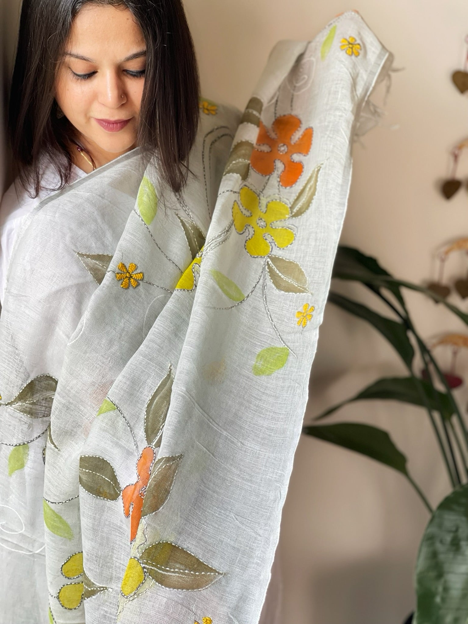 Grey Handpainted Dupatta with Kantha Stitch Handwork in Linen - Masakalee