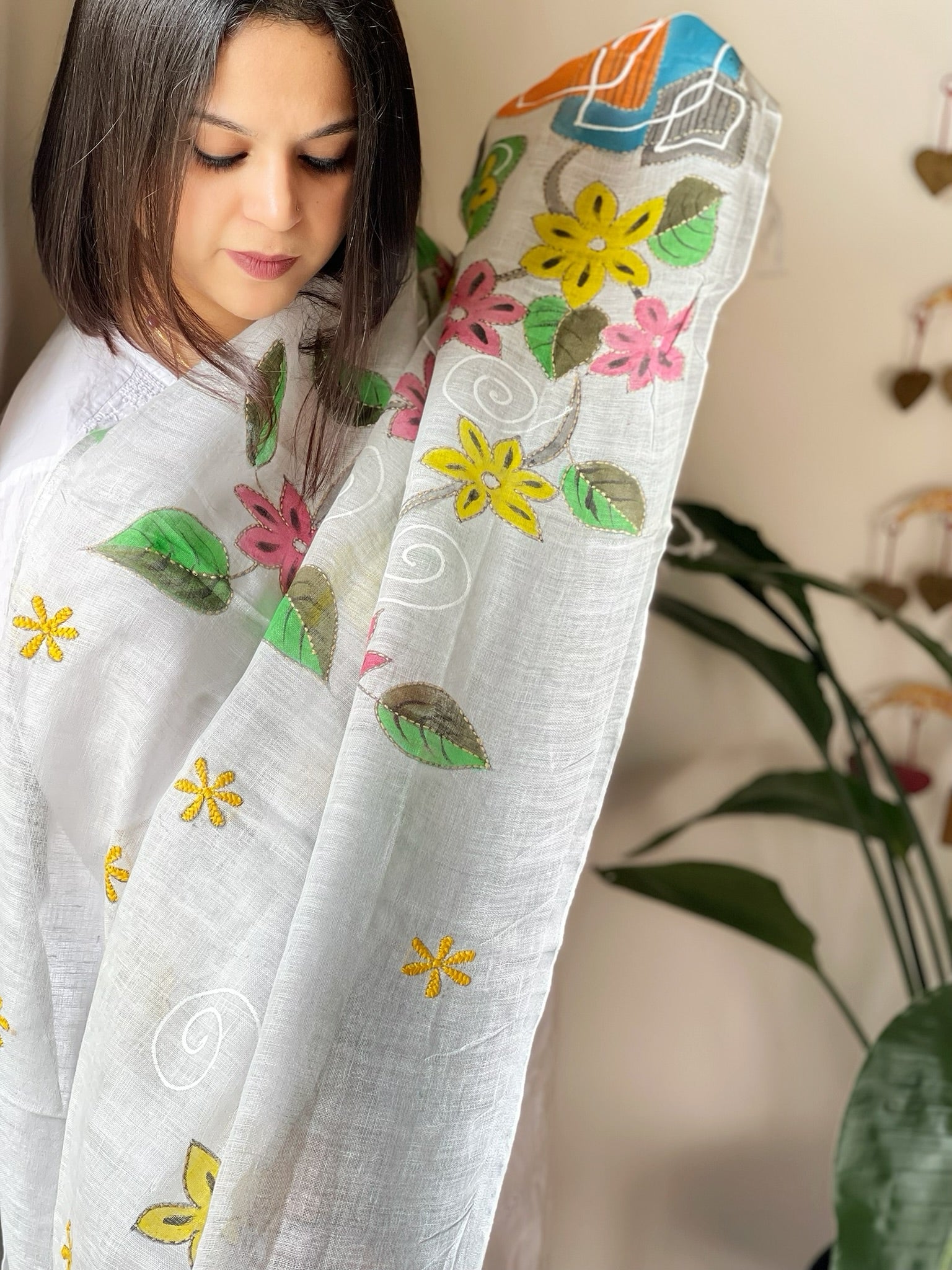 Grey Handpainted Dupatta with Kantha Stitch Handwork in Linen - Masakalee