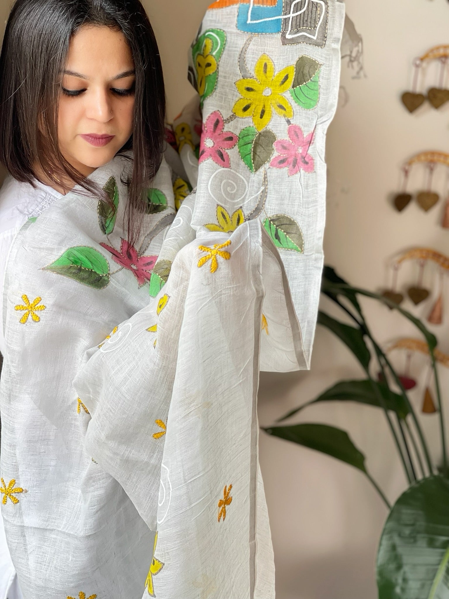 Grey Handpainted Dupatta with Kantha Stitch Handwork in Linen - Masakalee