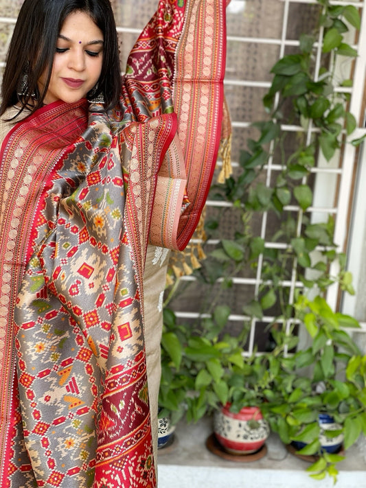 Grey Printed Patola Dupatta in Fine Art Silk - Masakalee