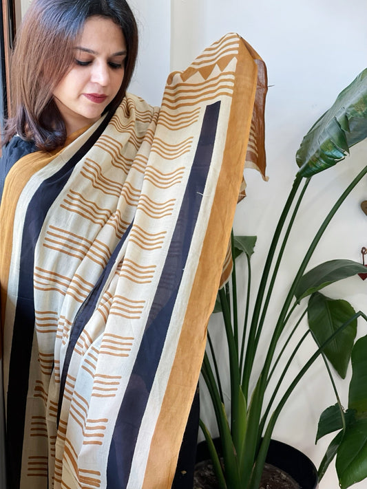 Handblock printed dupatta in Mul Cotton - Masakalee