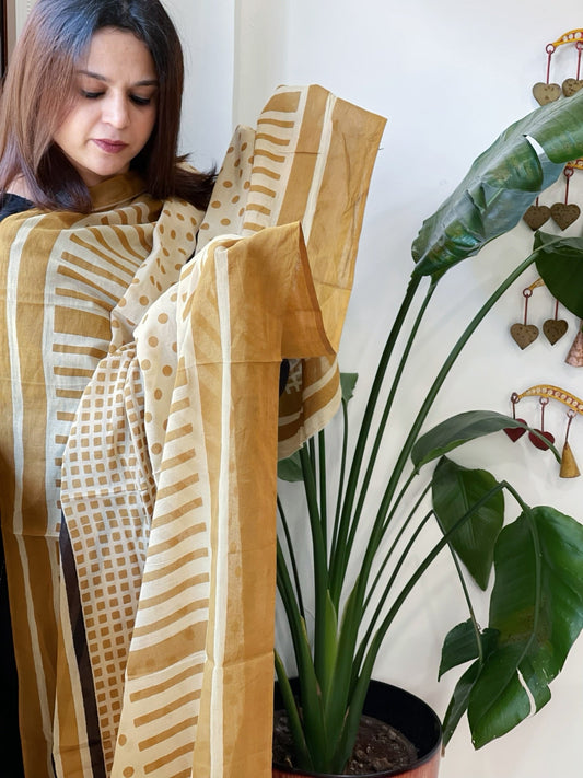 Handblock printed dupatta in Mul Cotton - Masakalee